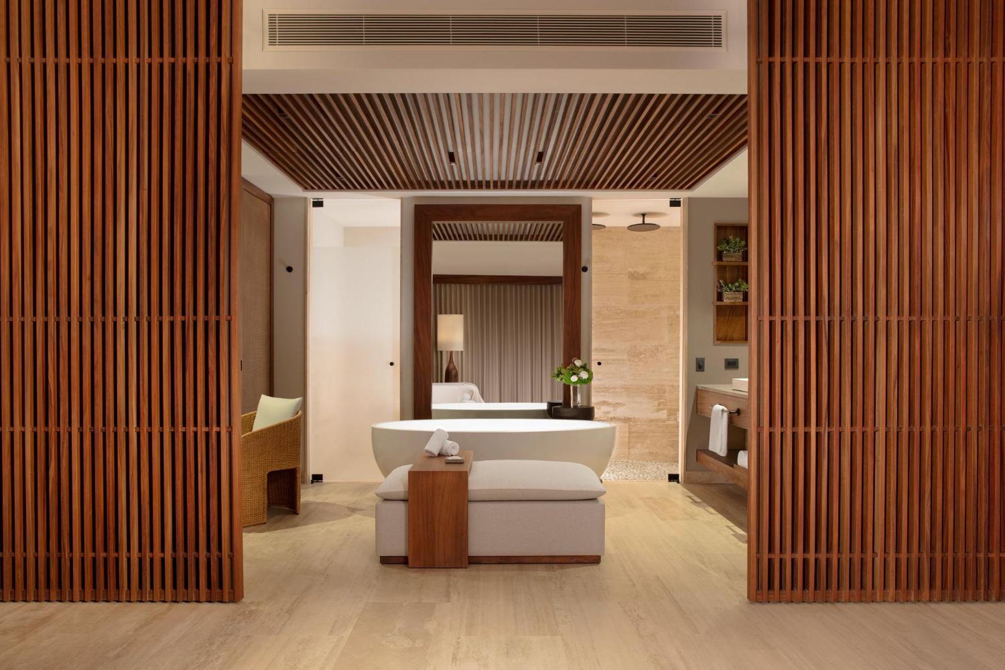 Preferred Club Master Suite Corner Ocean Front