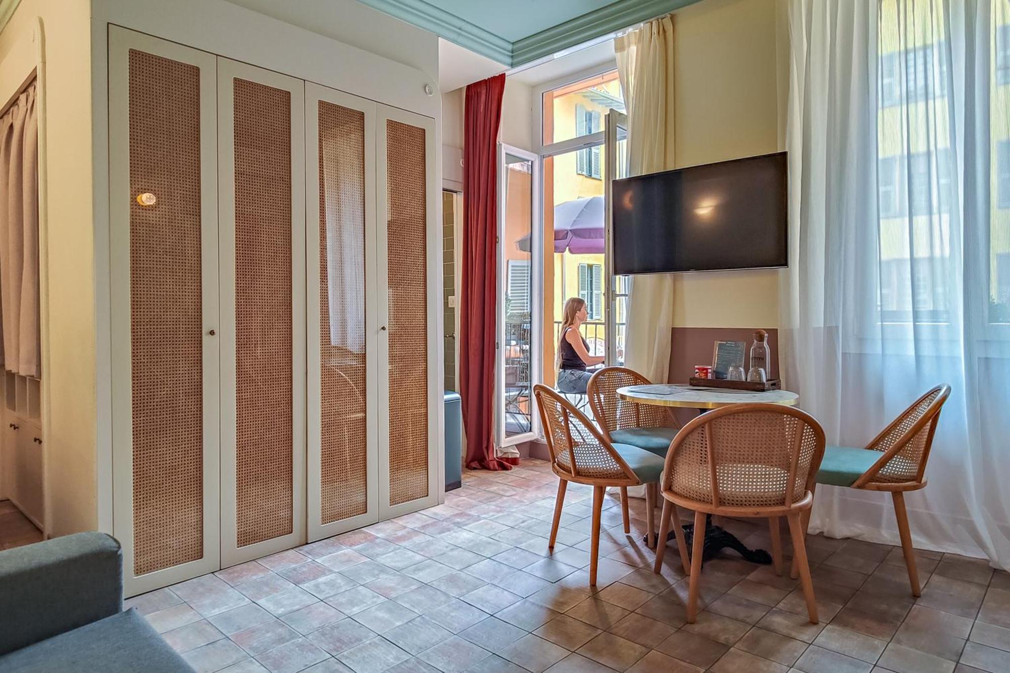 Junior Suite Balcony Courtyard side