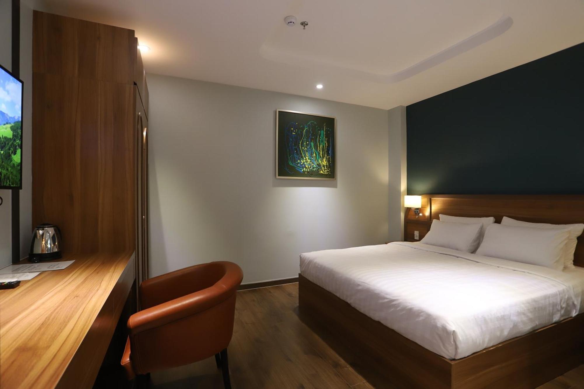 Superior King Room