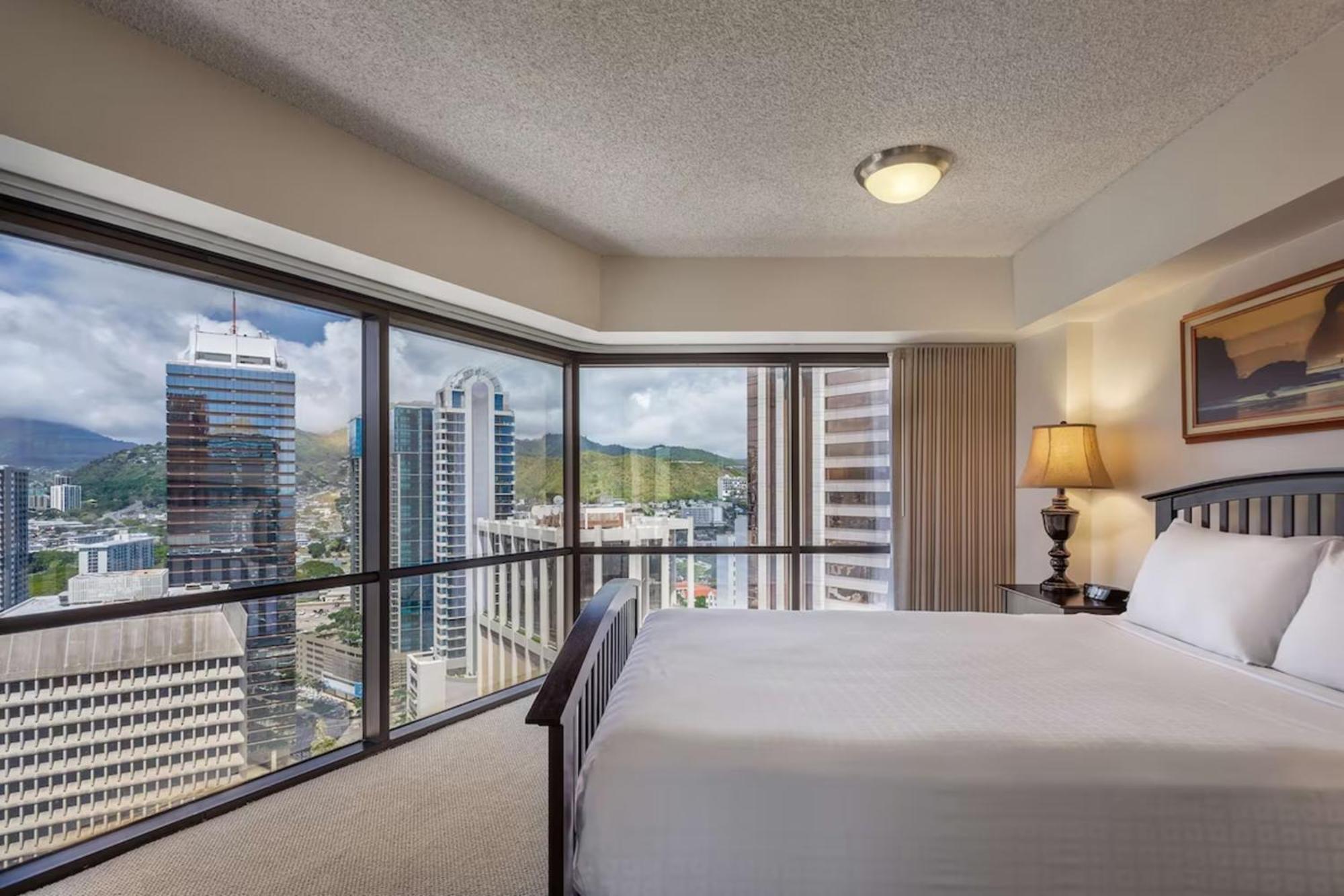 One-Bedroom Suite Mountain View