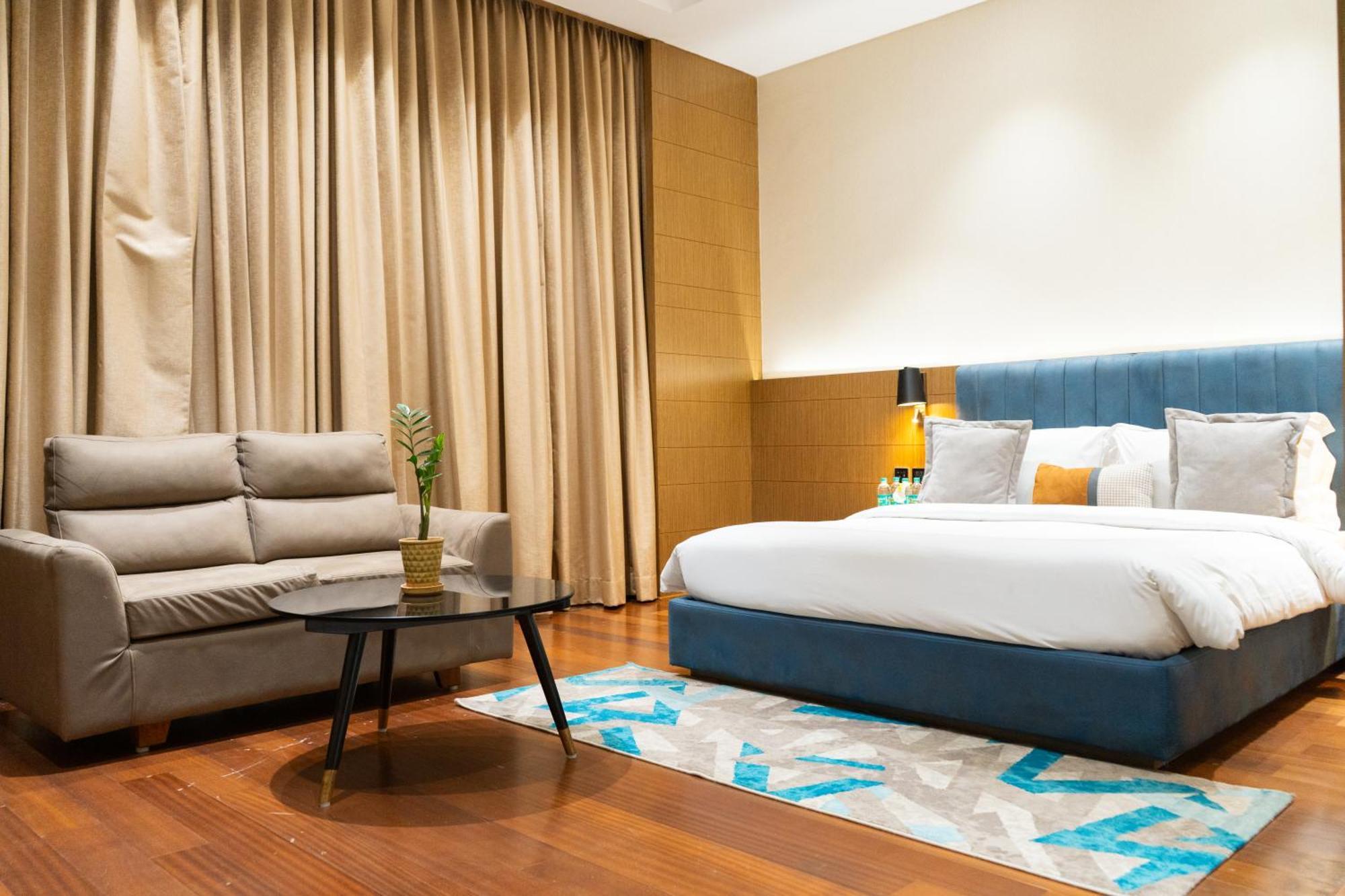 Superior King Room