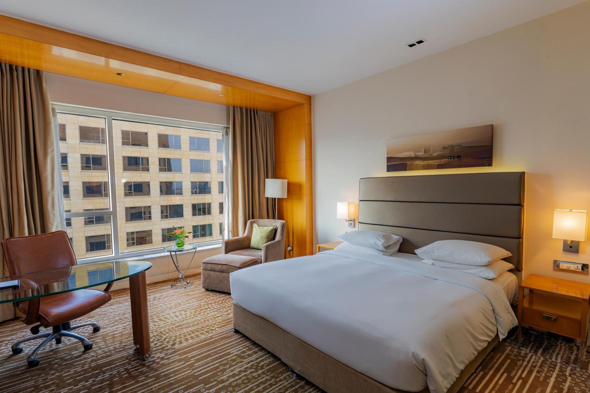 1 King Bed