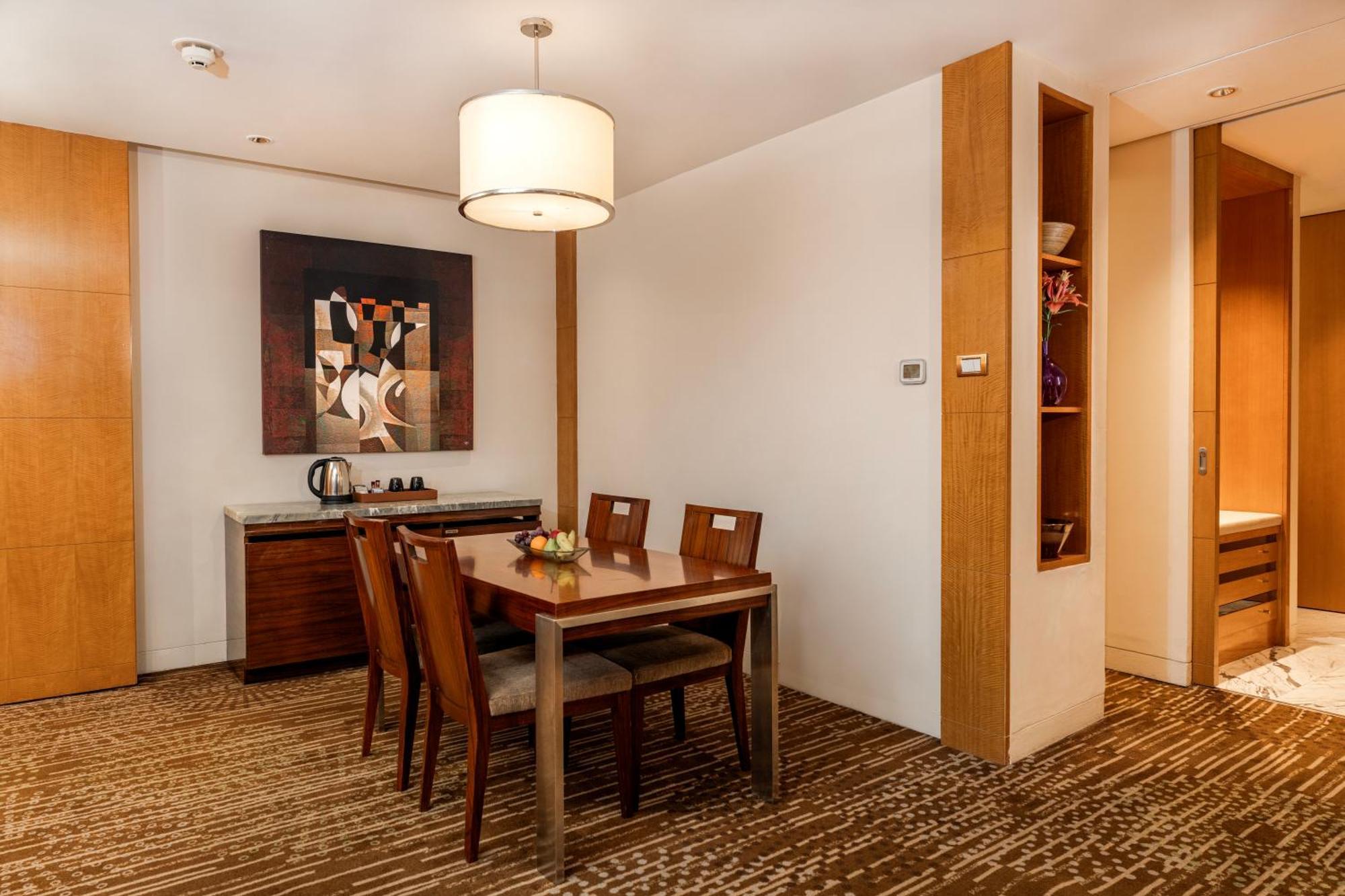 Regency Suite Club Access Complimentary One Way Airport Transfer on Food & Beverages Services