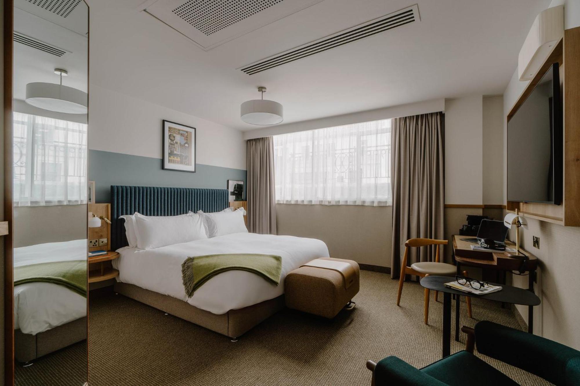 One-Bedroom Suite Kitchenette