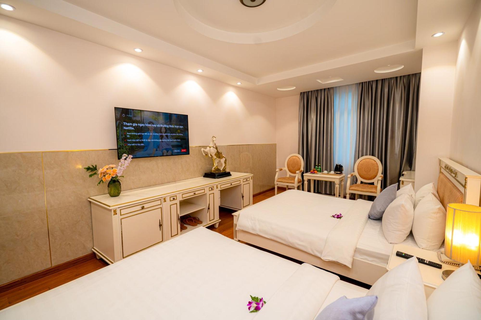 Deluxe Family Room