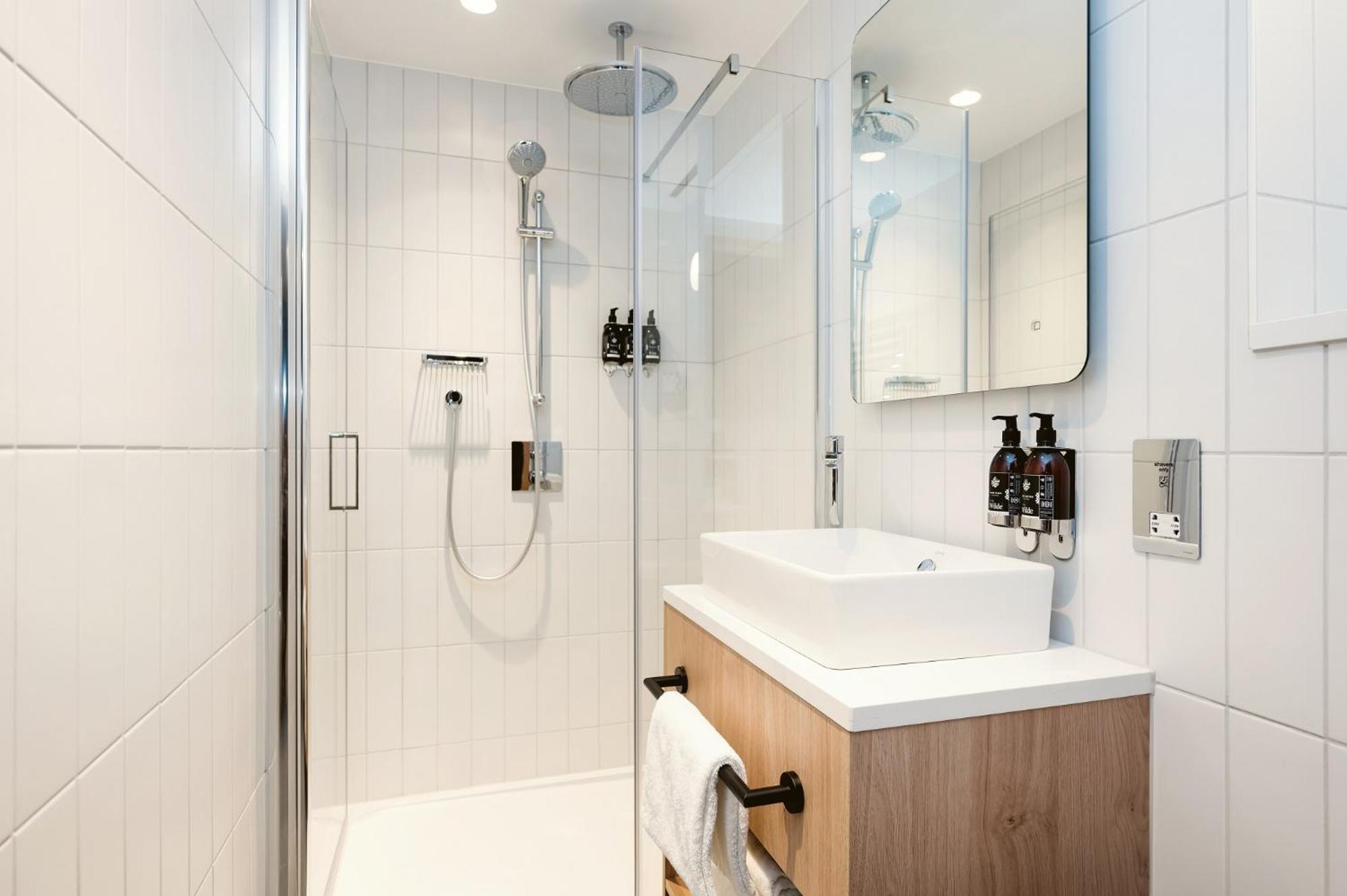 One Bedroom Apartment Plus
