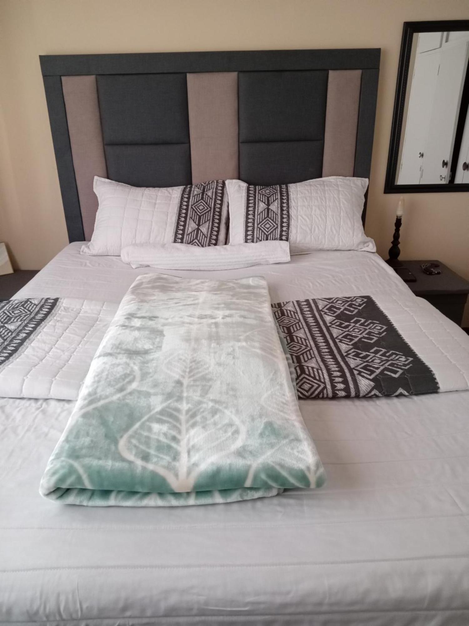 Deluxe Double Room Bath