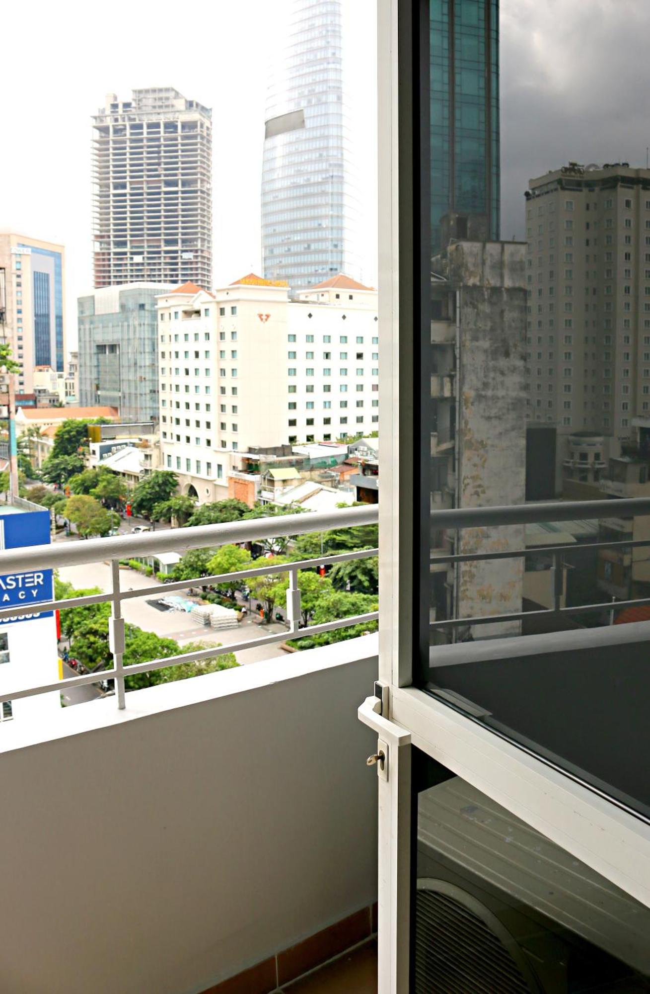 Deluxe City View Twin