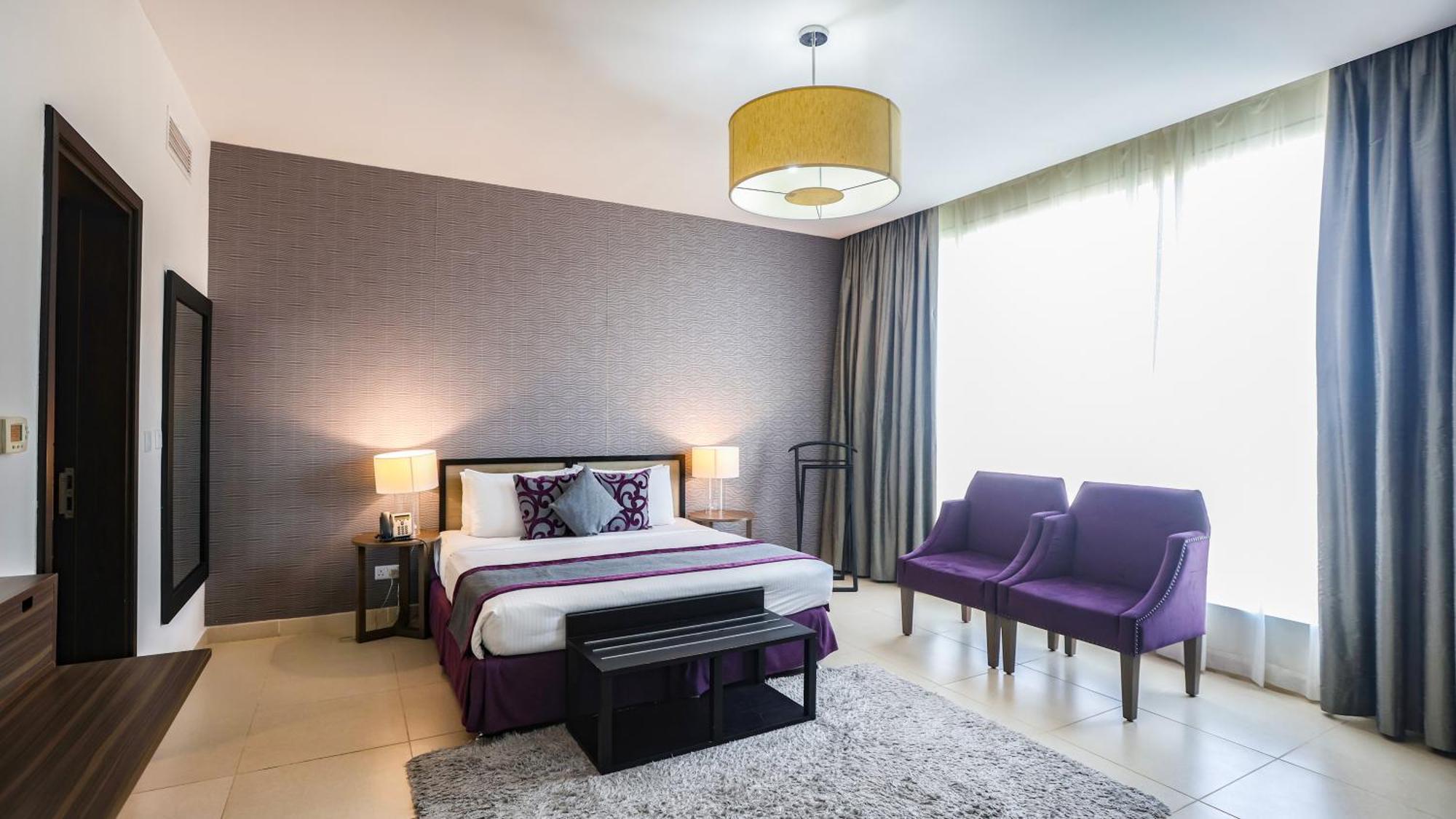 One Bedroom Deluxe Apartment