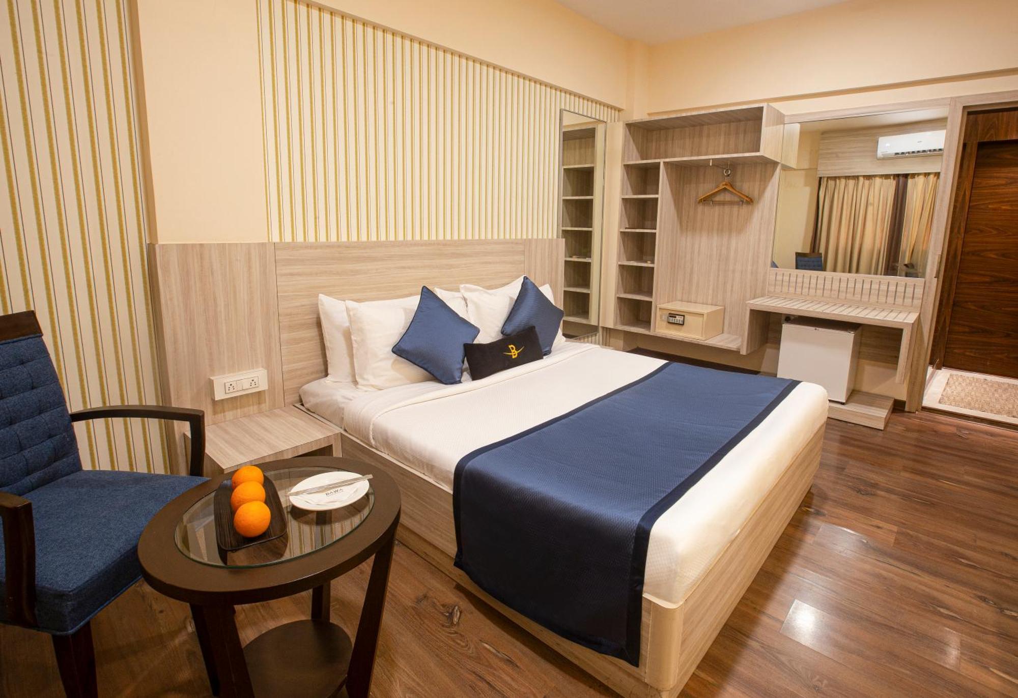 Room 5 hours between 12 pm to 5 pm Same Check Check Out