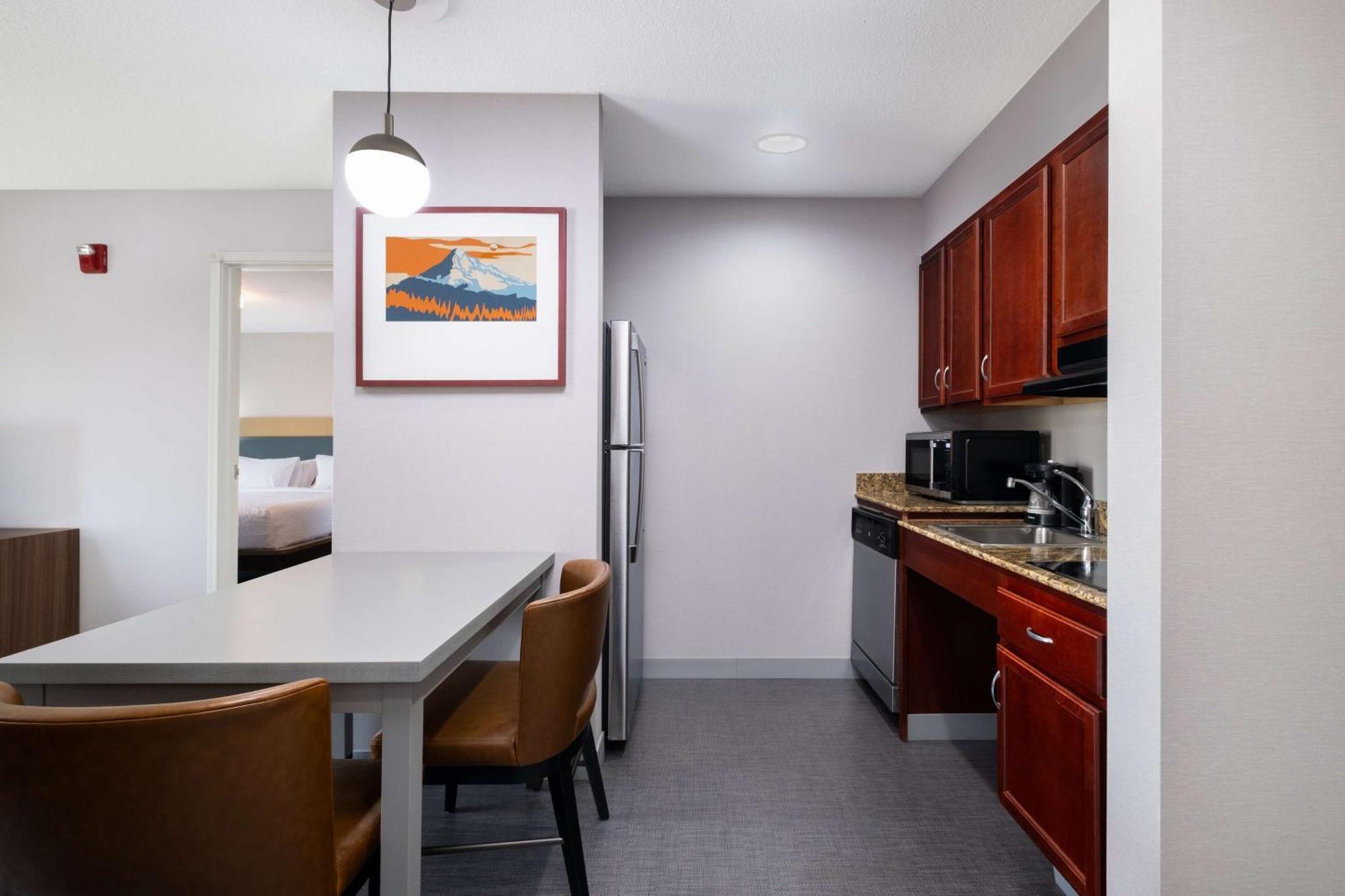 One-Bedroom King Suite Non-Smoking