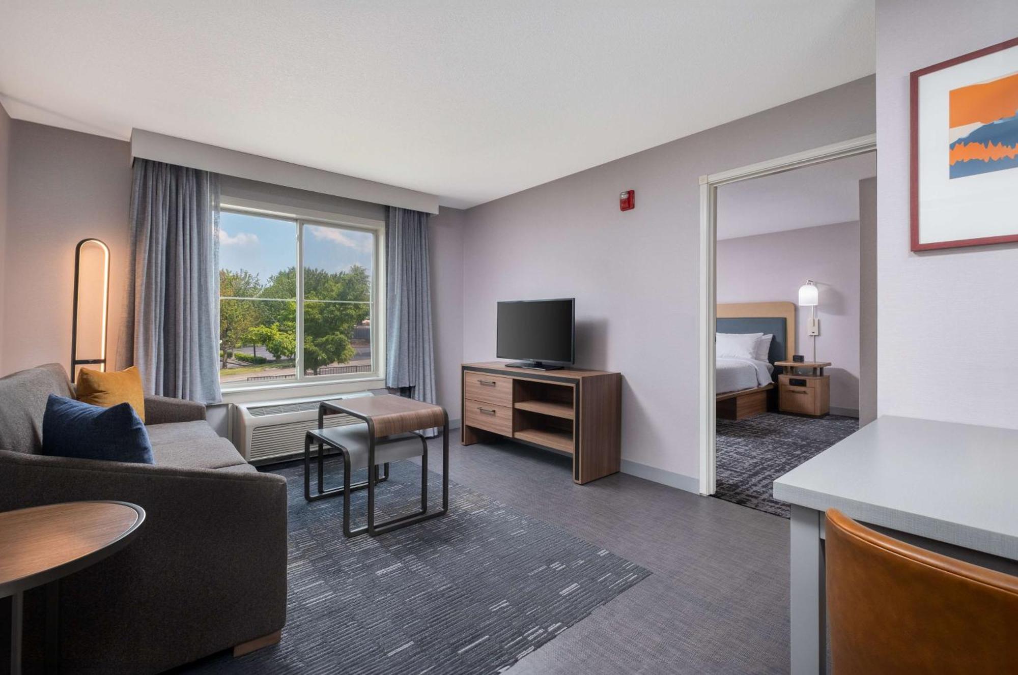 One-Bedroom King Suite Non-Smoking