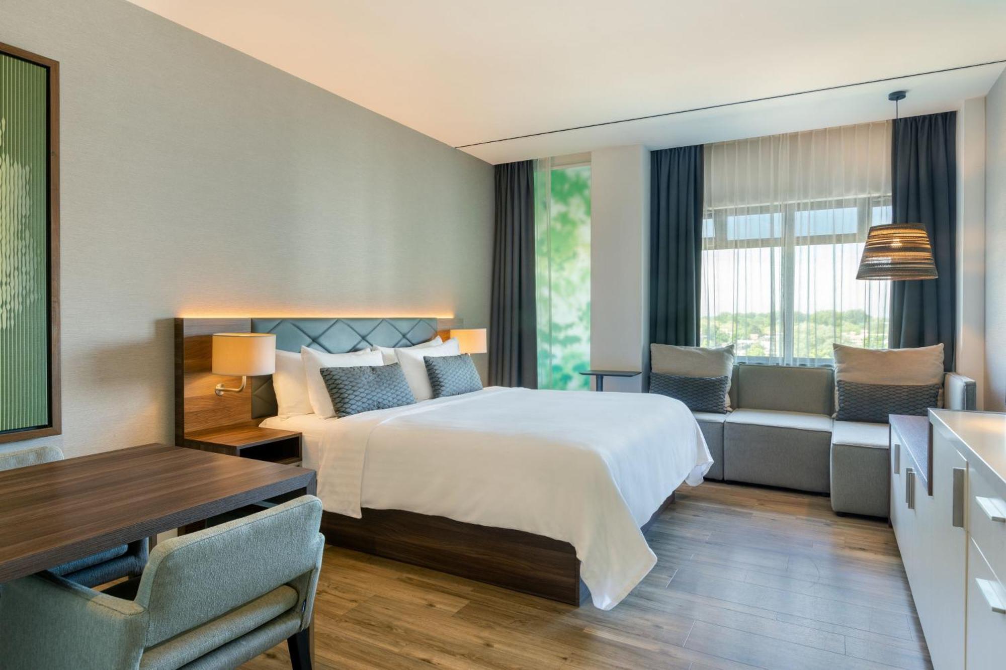 Studio 1 Kingsize Bed