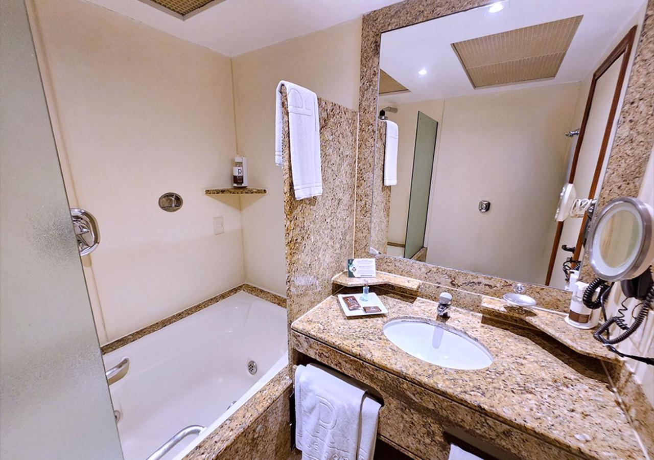 Luxury Triple Room 3 Single Beds