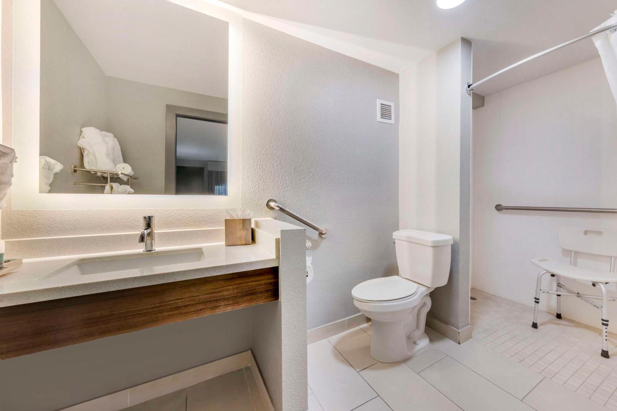 Queen Room with Mobility Accessible Walk-In Shower