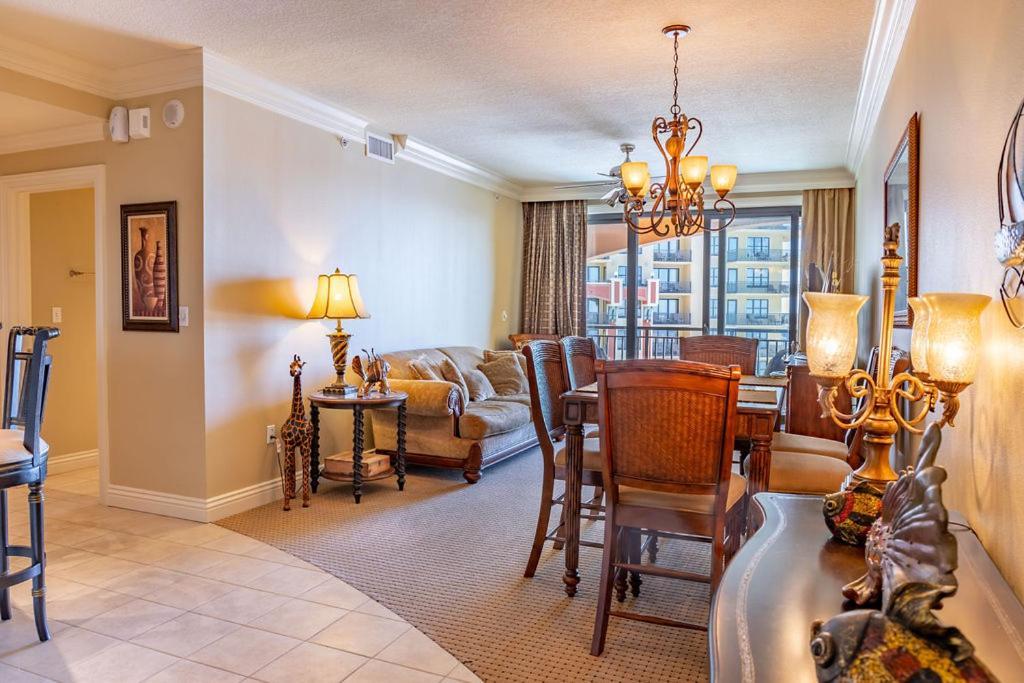 Three-Bedroom Apartment Harbour View