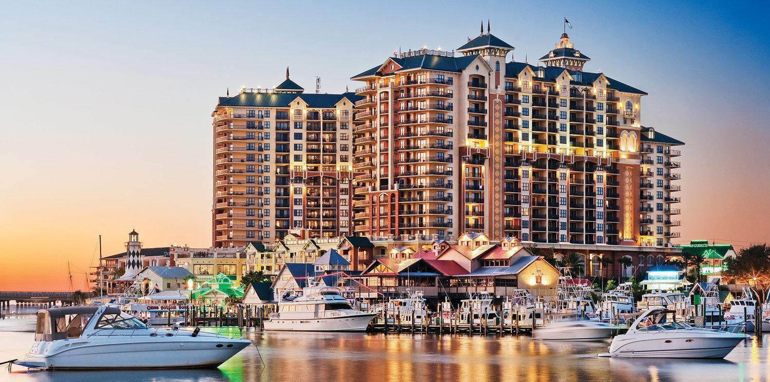 Three-Bedroom Apartment Harbour View