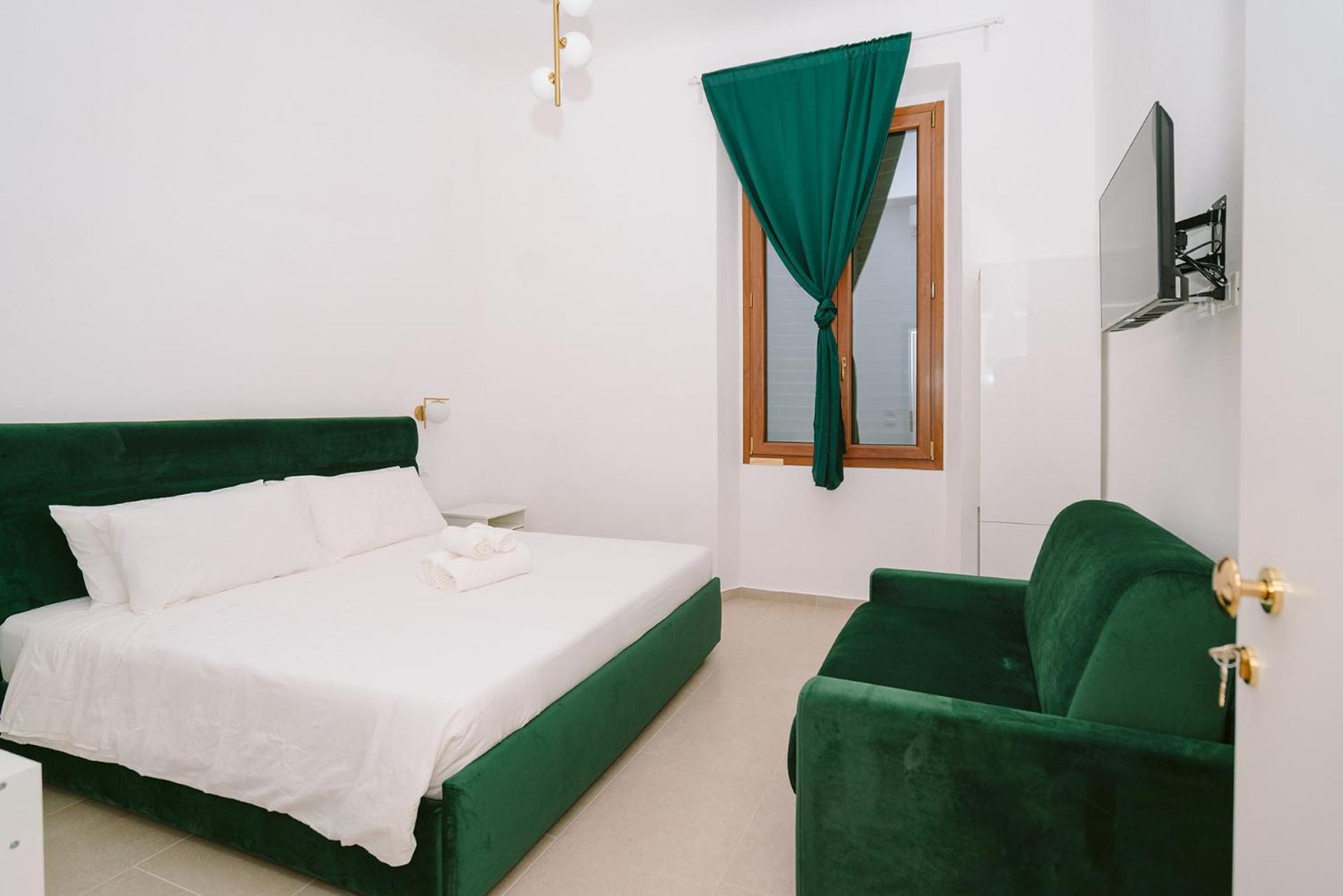 Double Room with Private External Bathroom