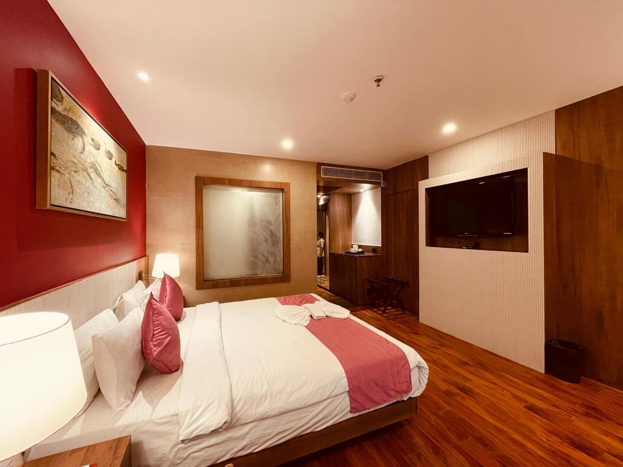 Superior King Room