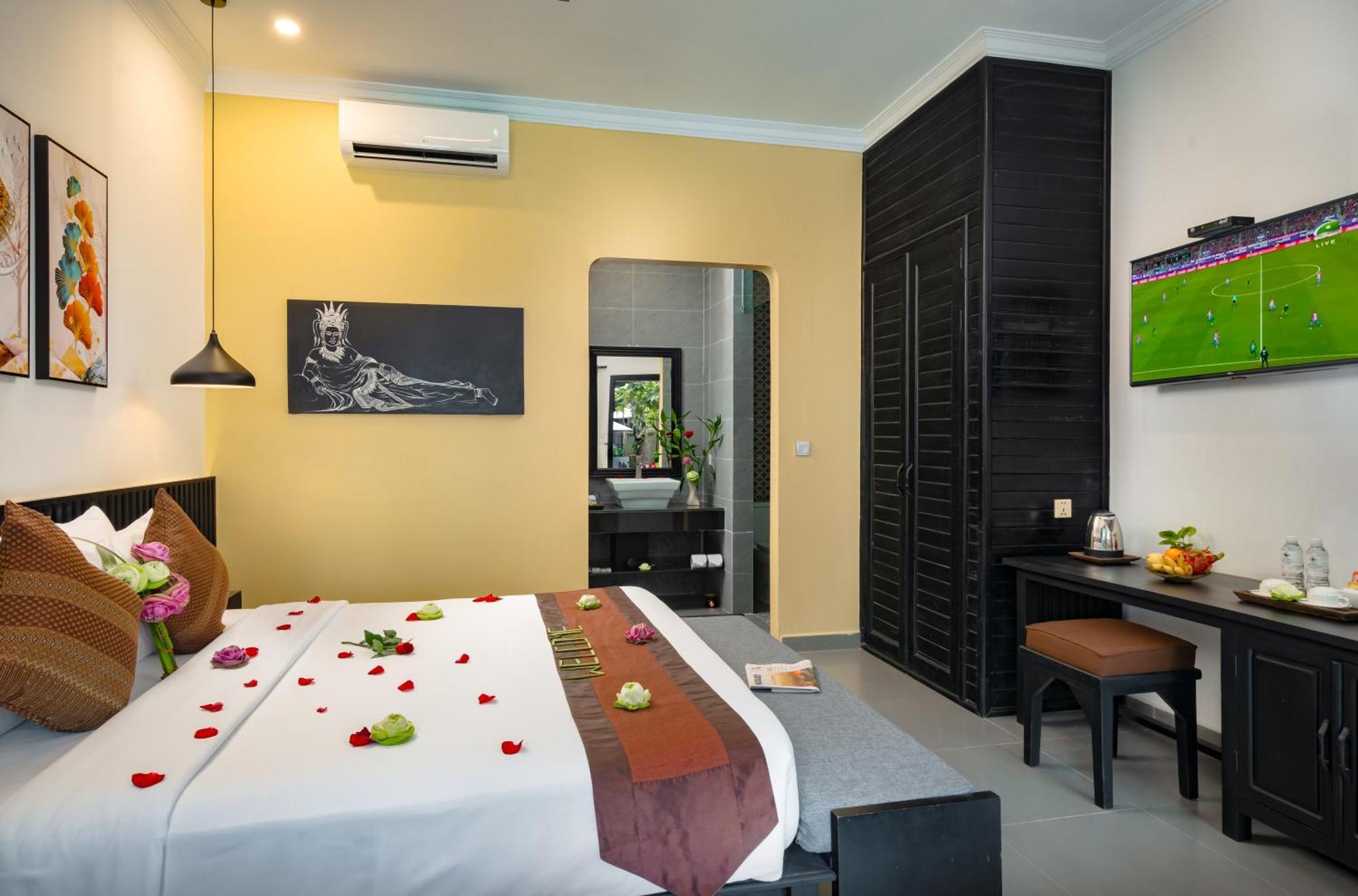 Deluxe Double Room Pool View