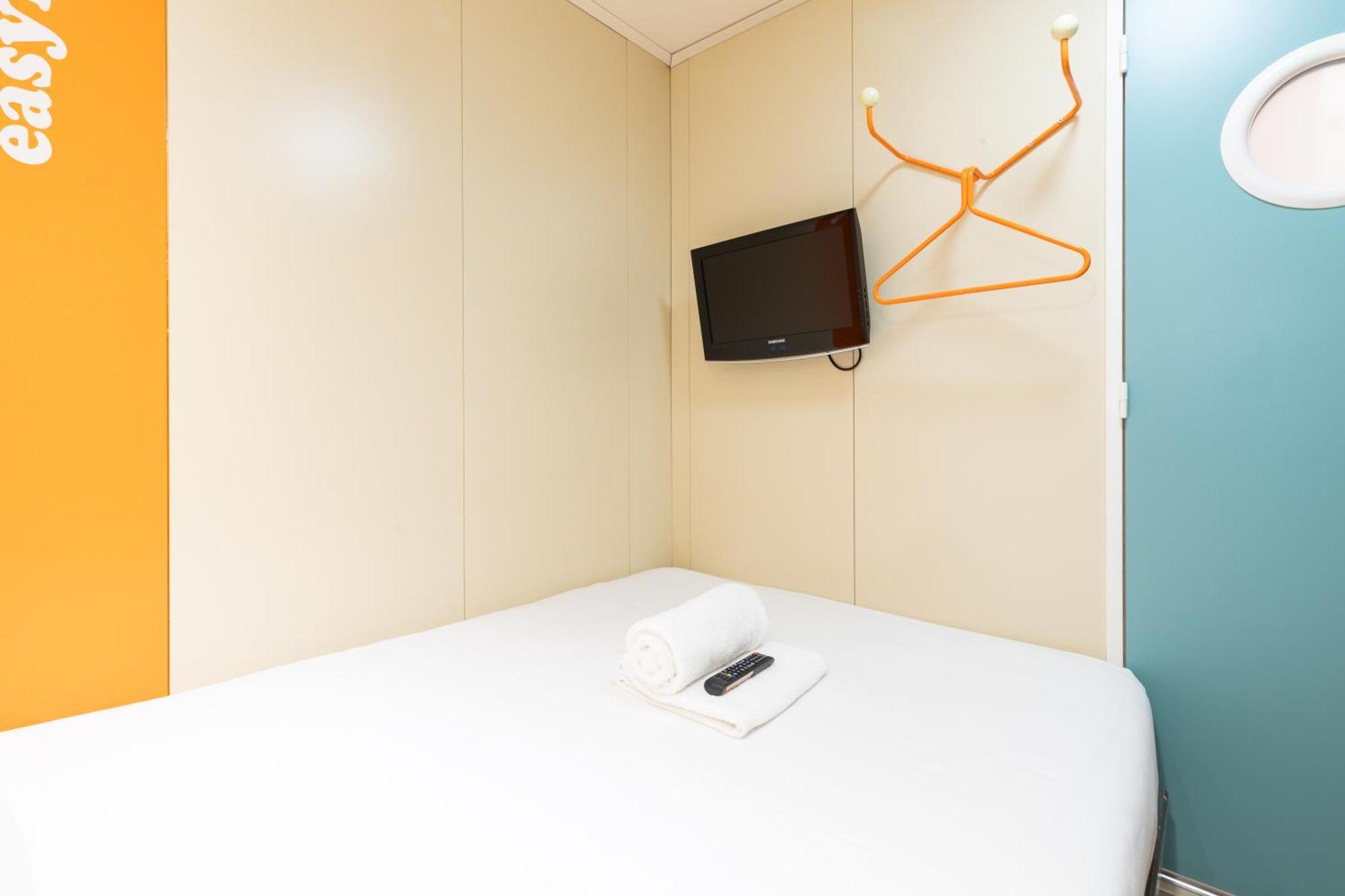 Small Double Room without Window