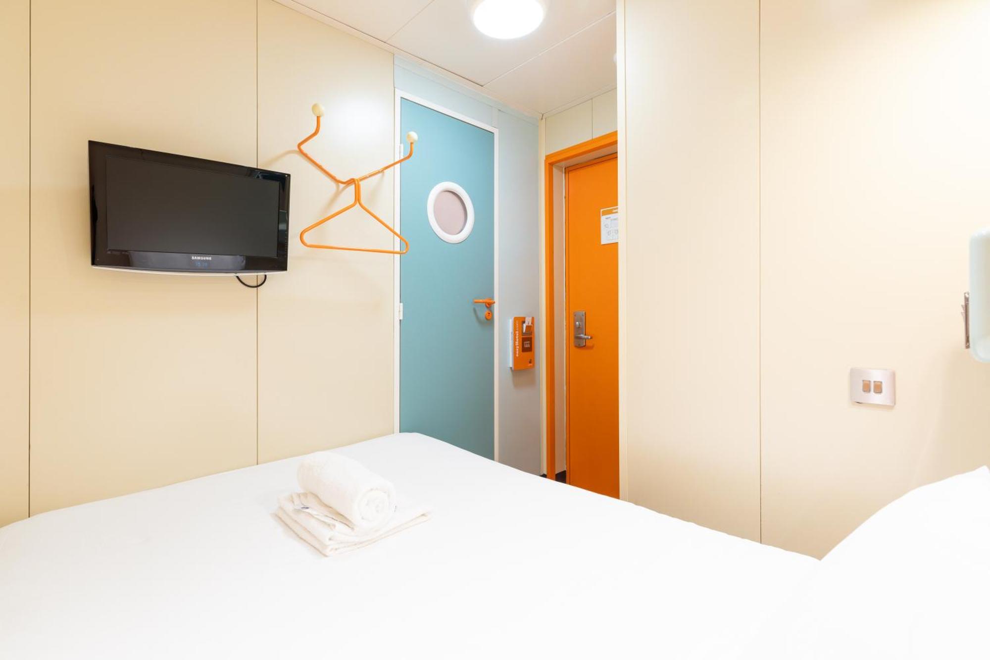 Small Double Room without Window