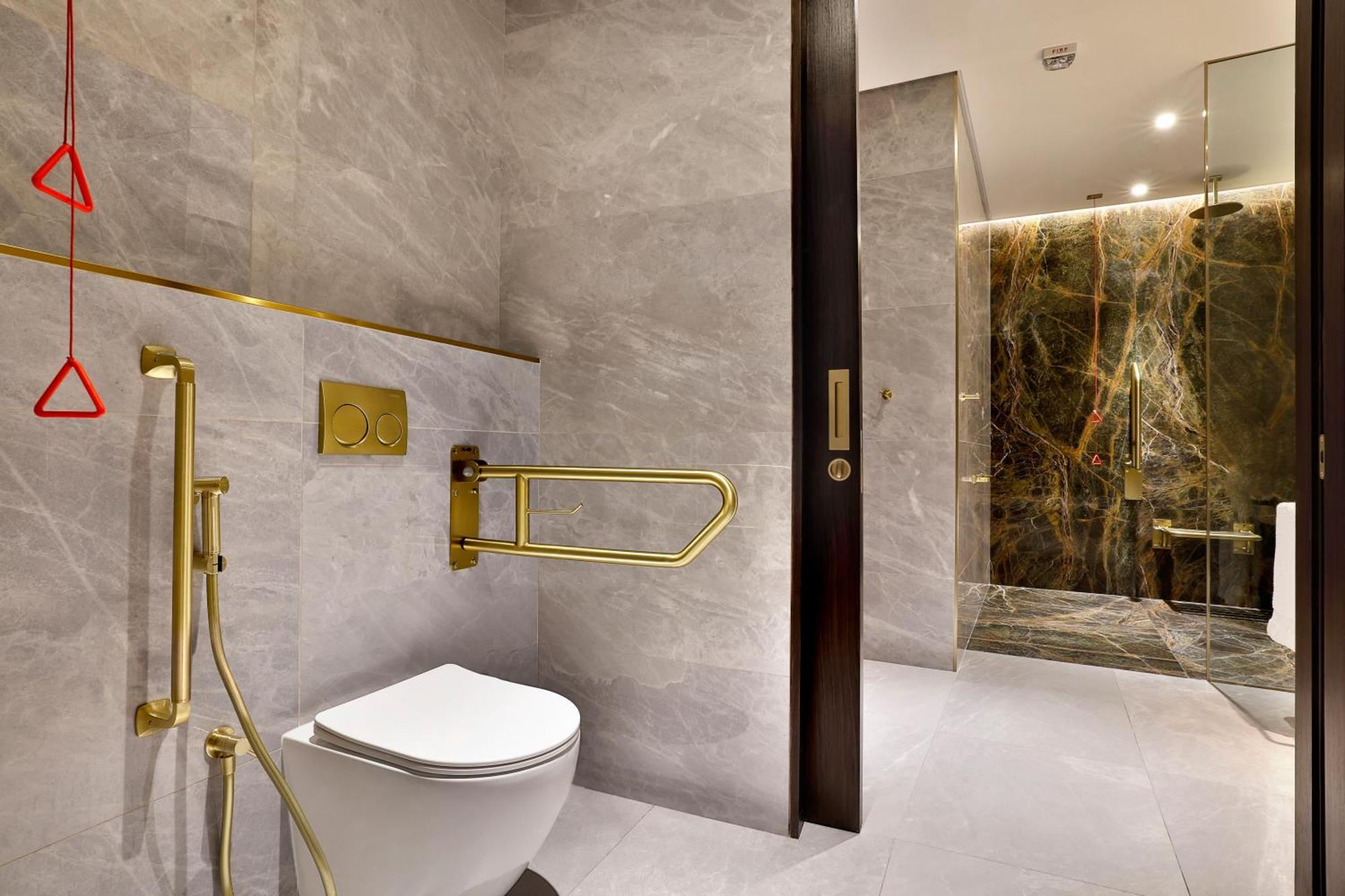 Queen Room Mobility Access