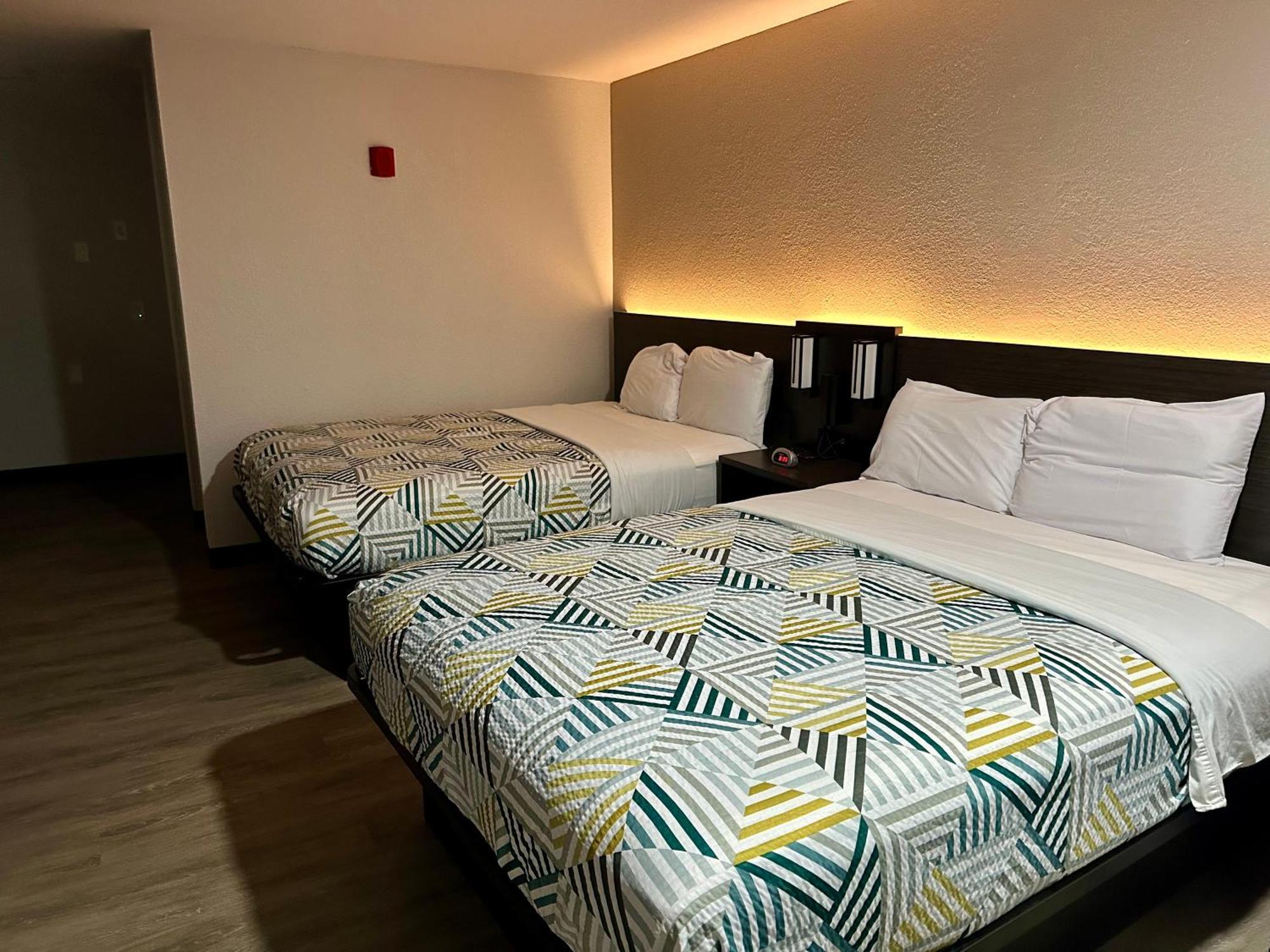 Studio with 2 Double Beds - Non-Smoking