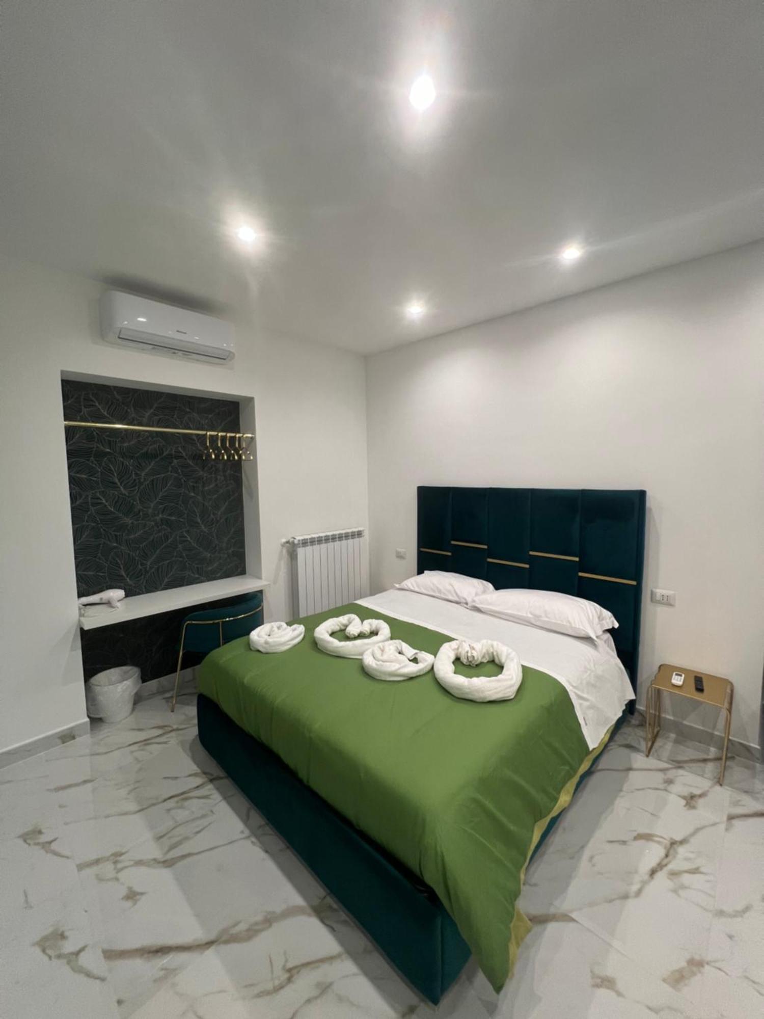 Large Double or Twin Room