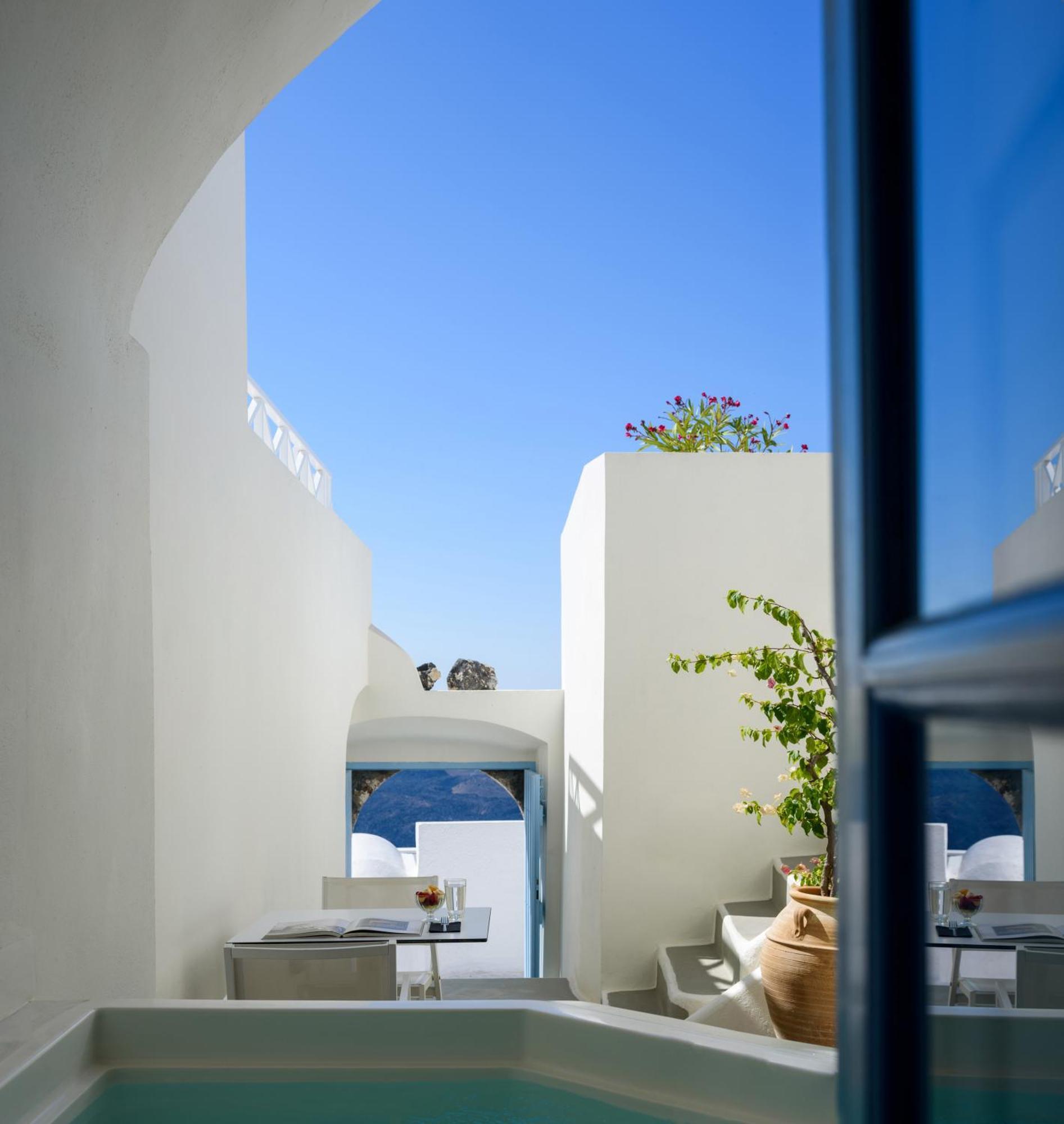 Junior Suite Hot Tub & Caldera View