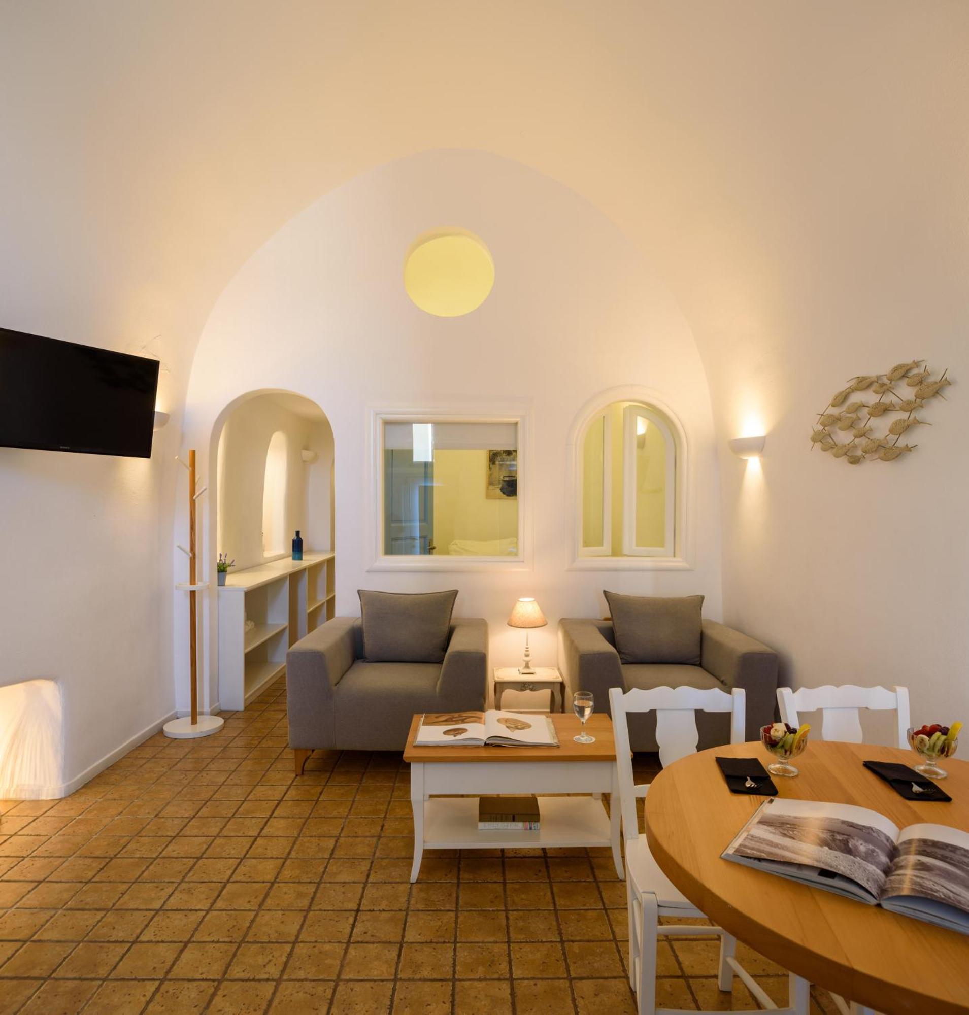 Junior Suite Hot Tub & Caldera View