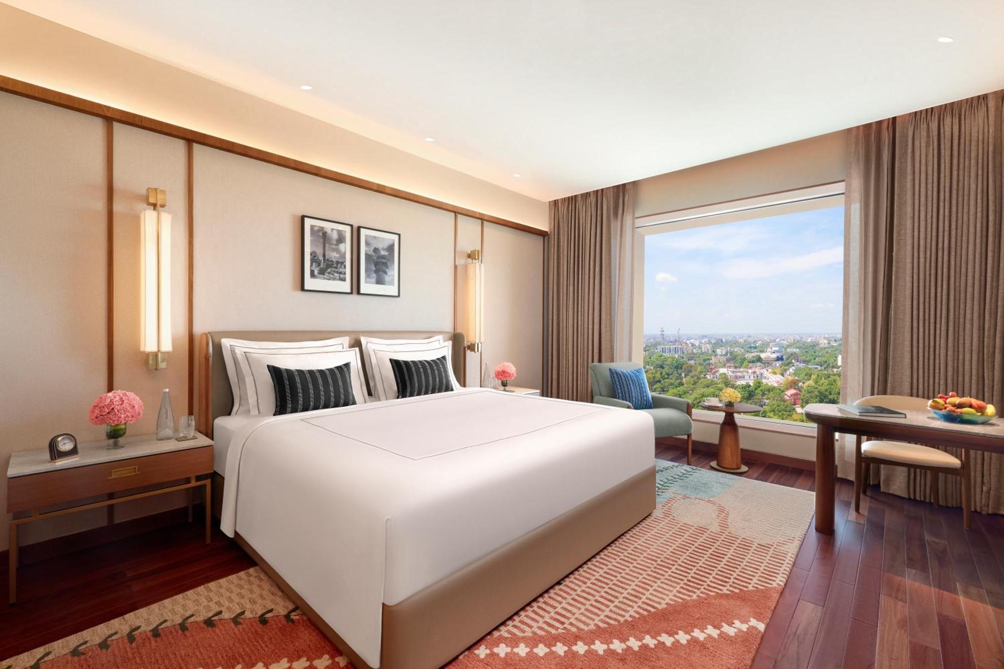 Premium Room King Bed Marine Drive View