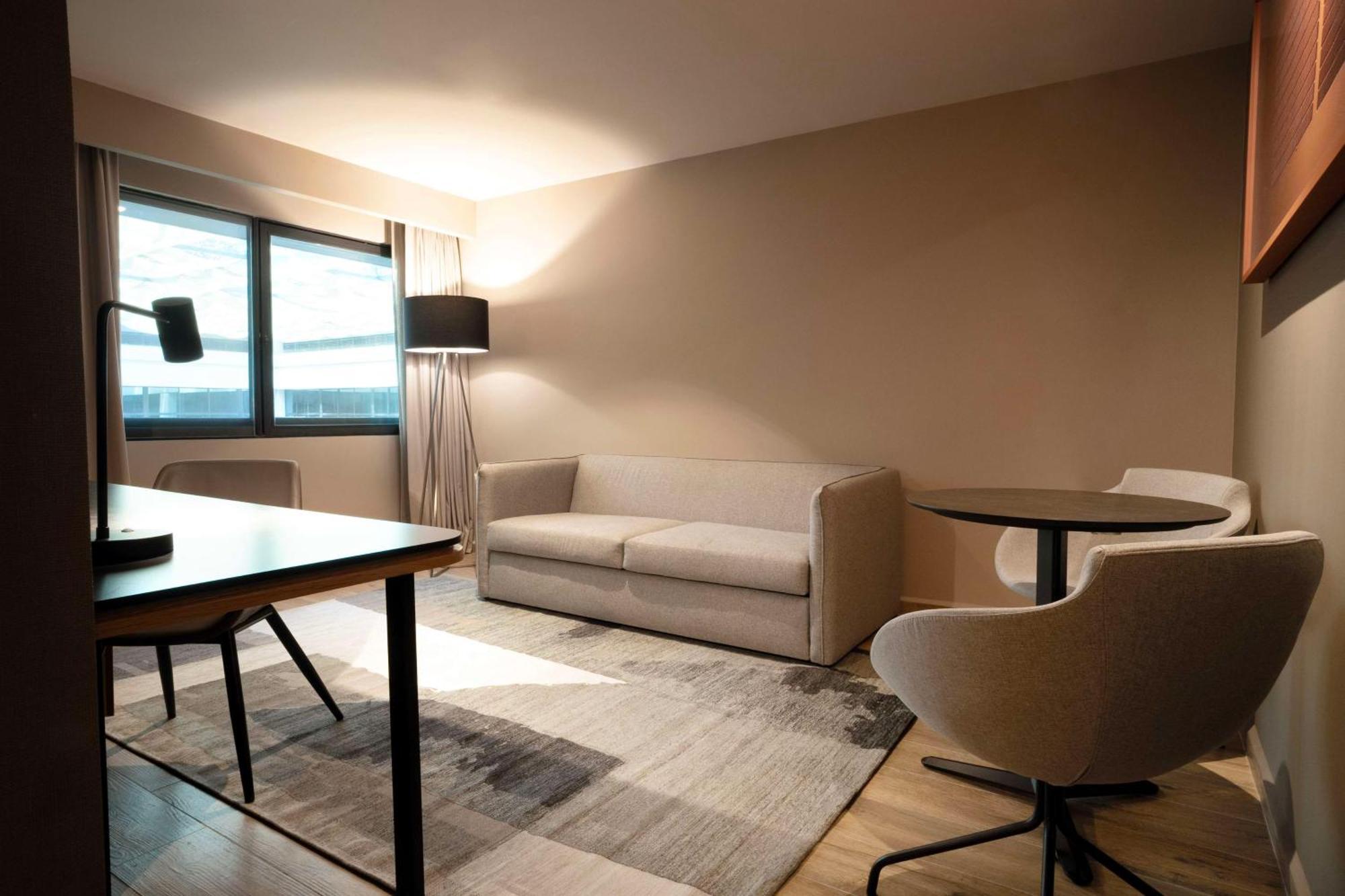 Junior King Suite Seating Area