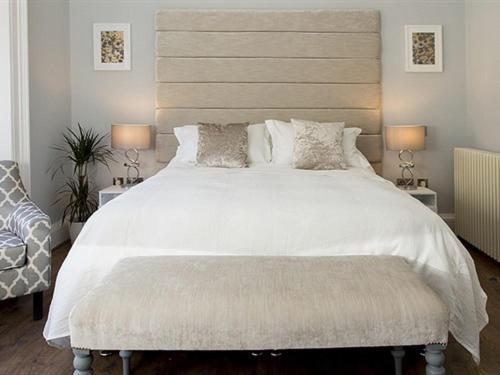 Double or Twin-Classic Ensuite Disability Access