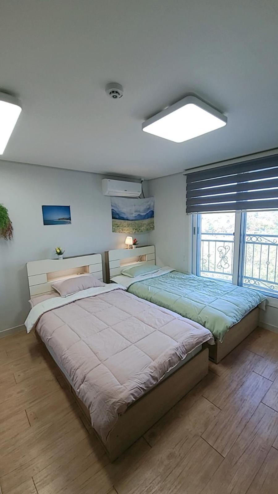Twin Room Private Bathroom