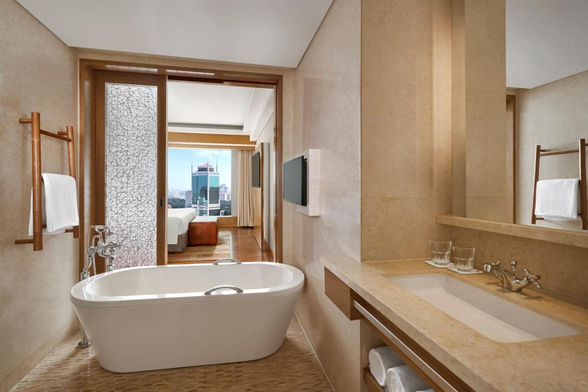 King Suite Executive Lounge Access