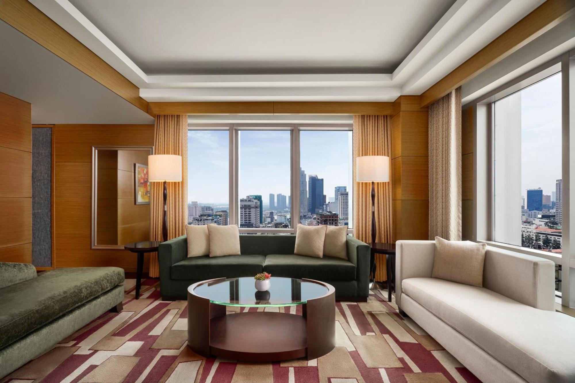 Junior Suite Lounge Access