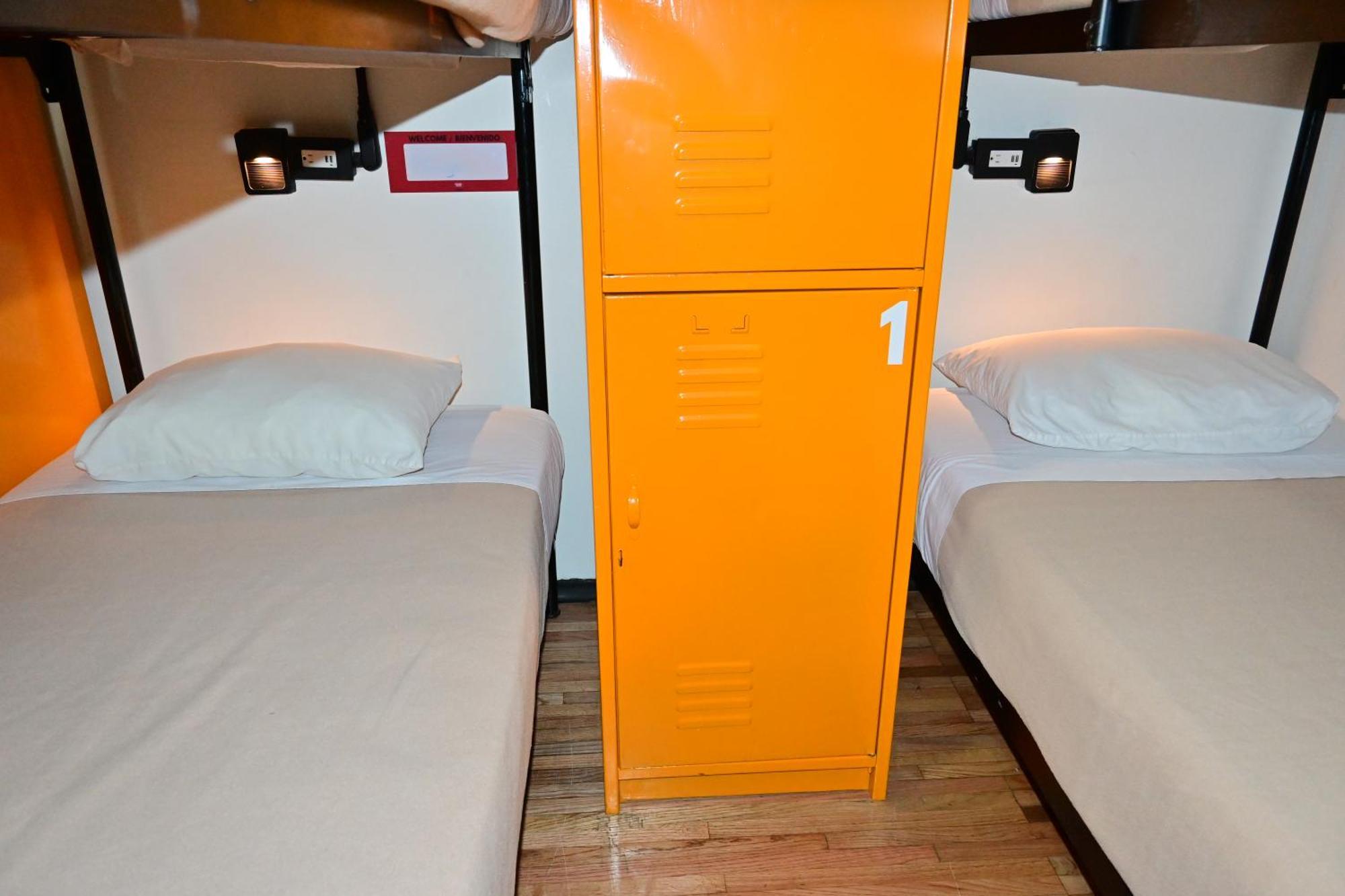 Bed 4-Bed Female Dormitory Room