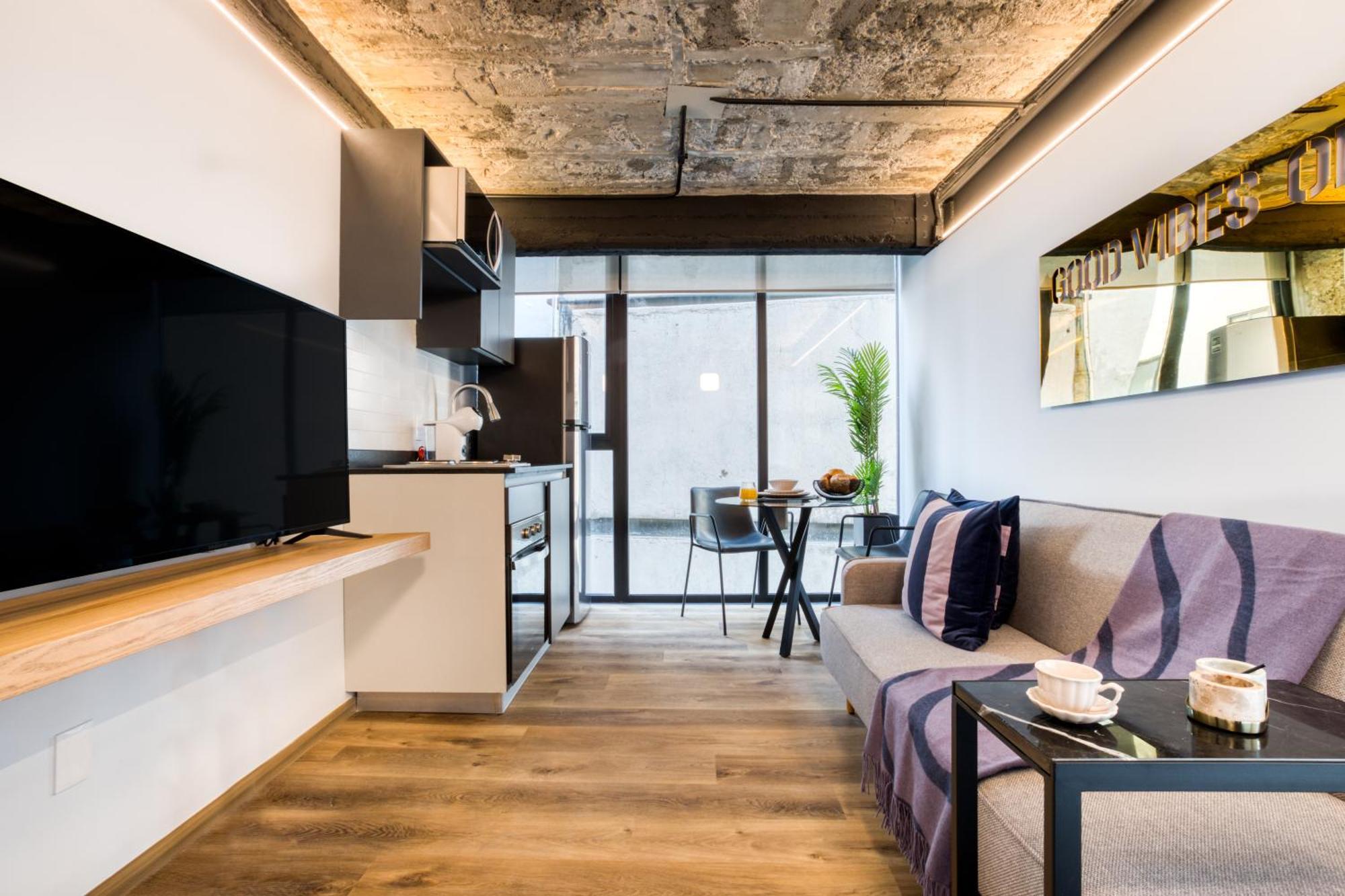 Urban One-Bedroom Apartment