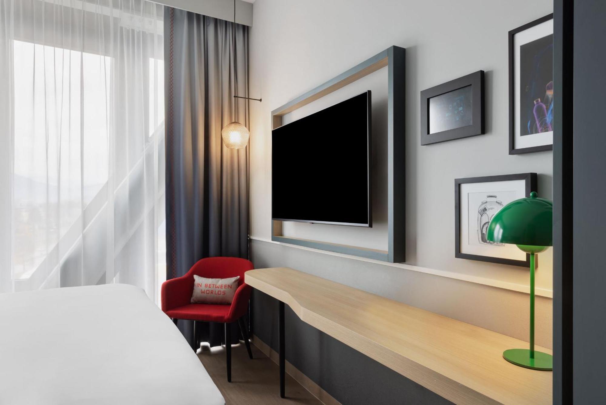 Superior King Room Valley View