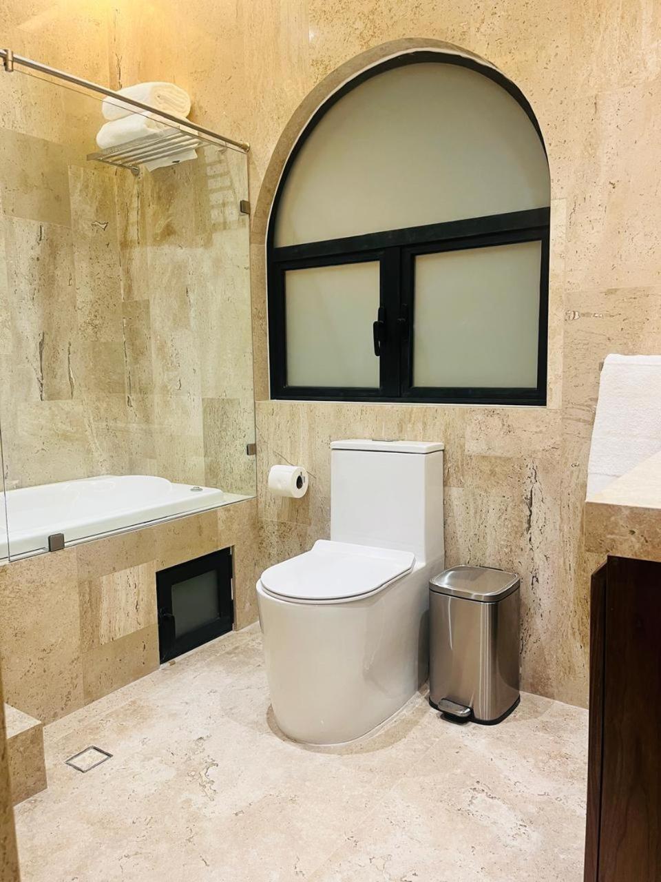 King Room Spa Bath