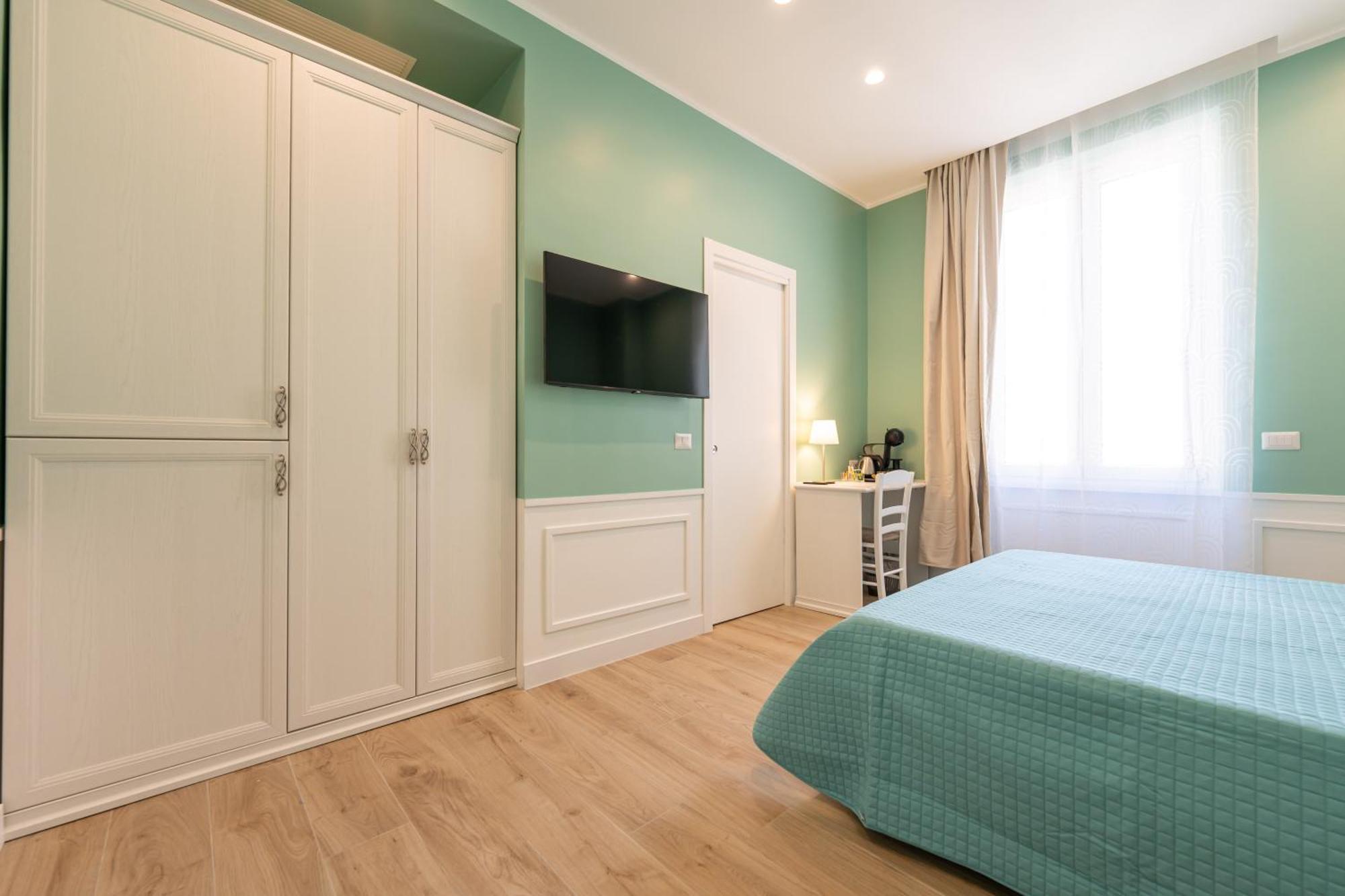 Large Double Room