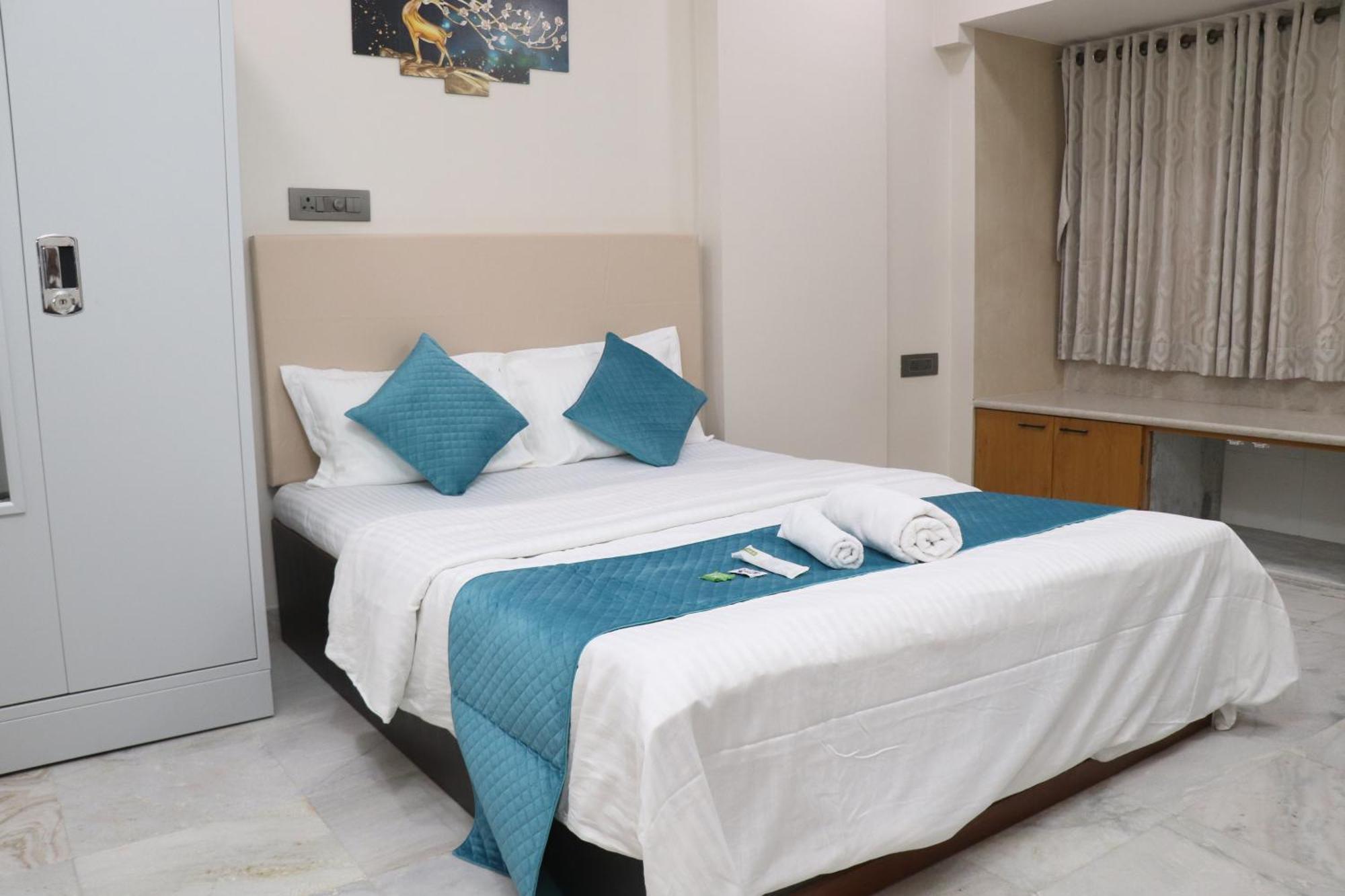 Two-Bedroom Deluxe Apartment