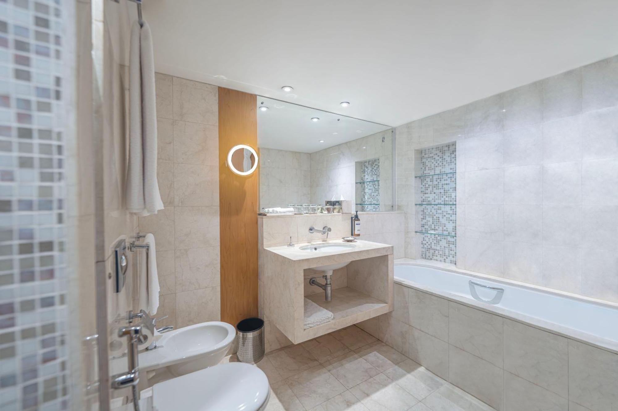 King or Twin Room Staycation & 45-min ice rink access