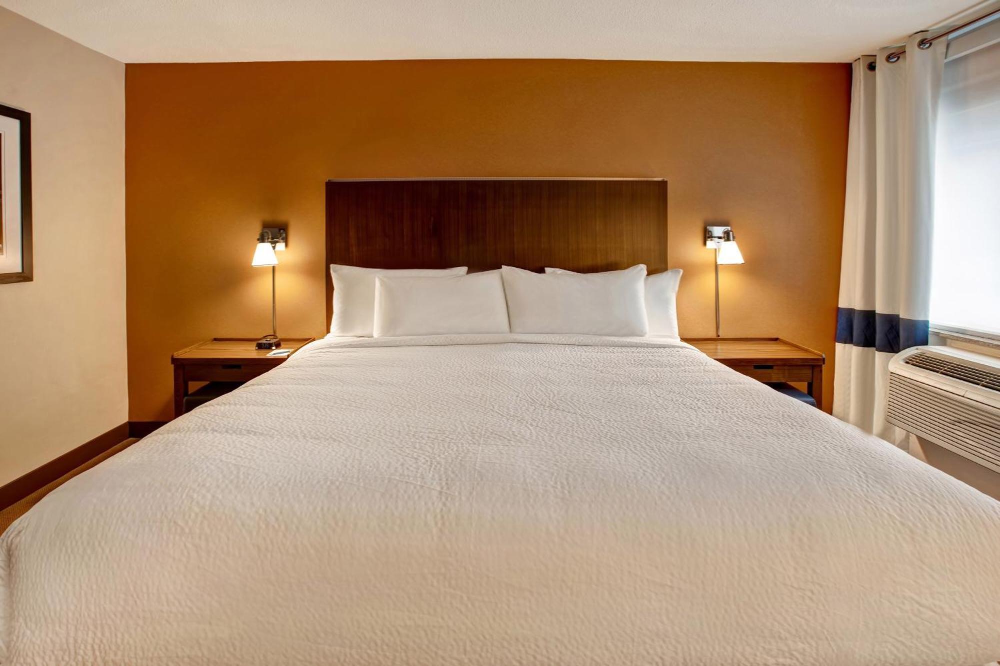 Junior Suite 1 King Sofa bed Towers Building