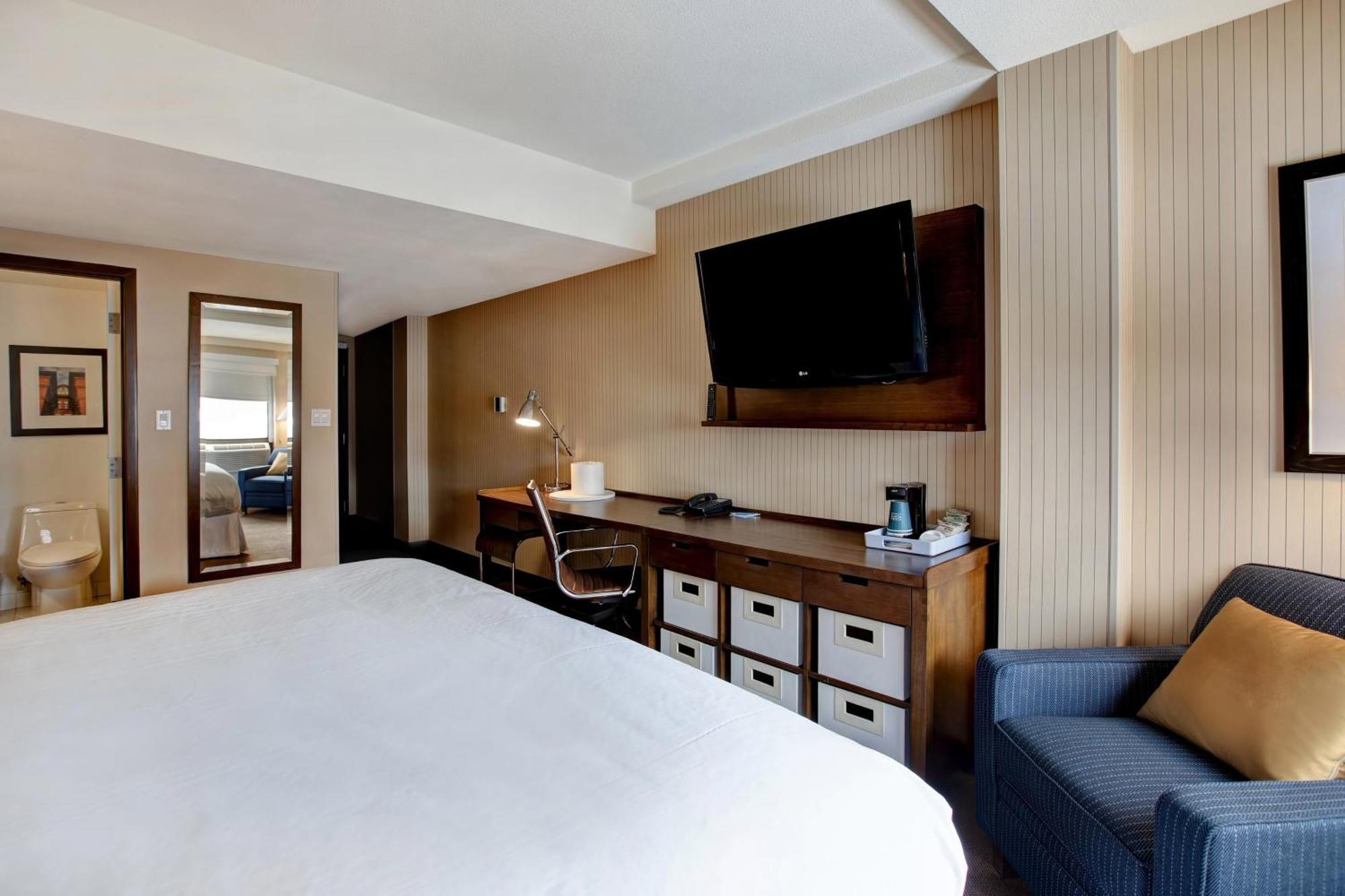 Larger Guest room 1 King