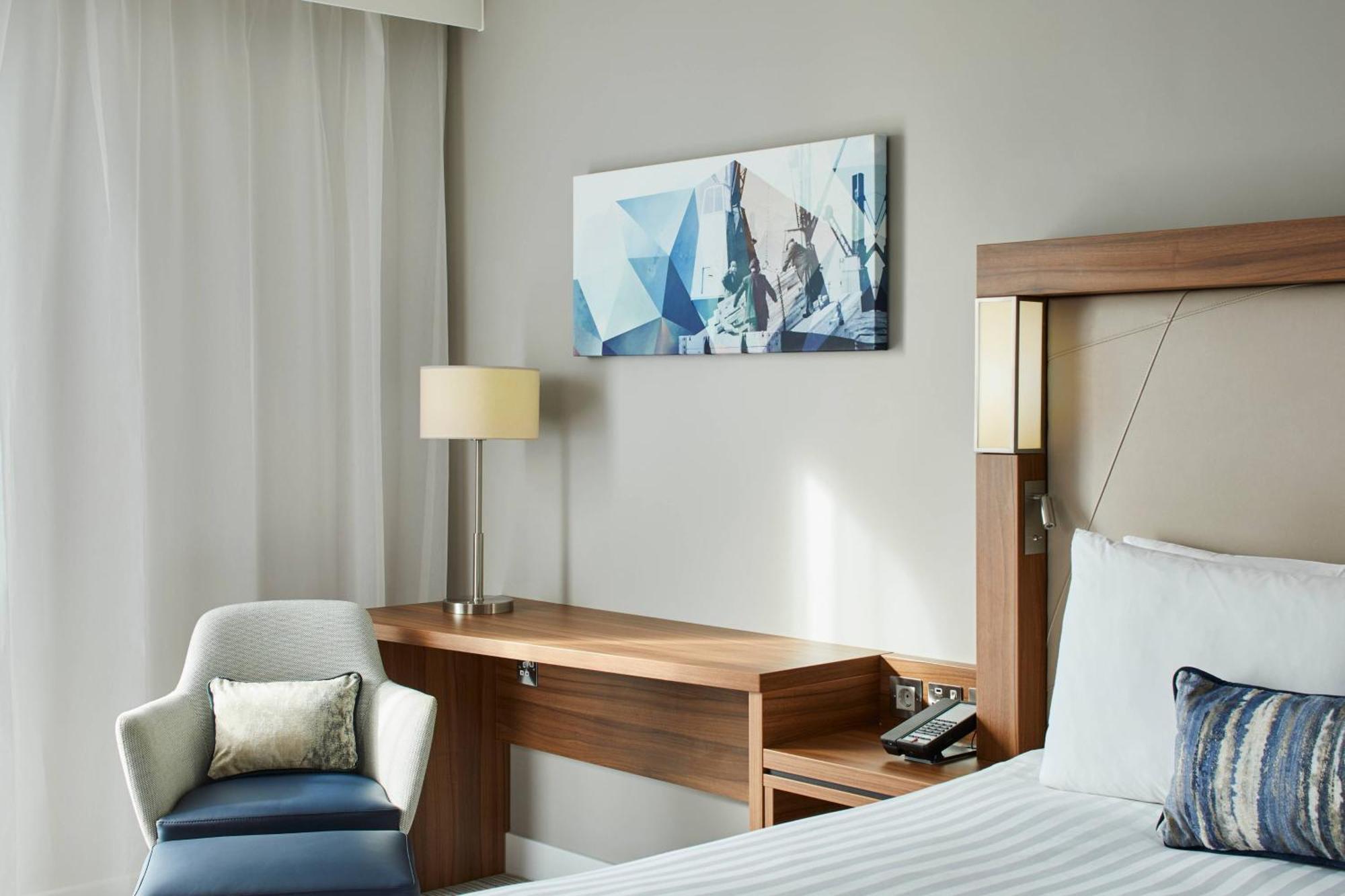 Guest room 1 King Runway view