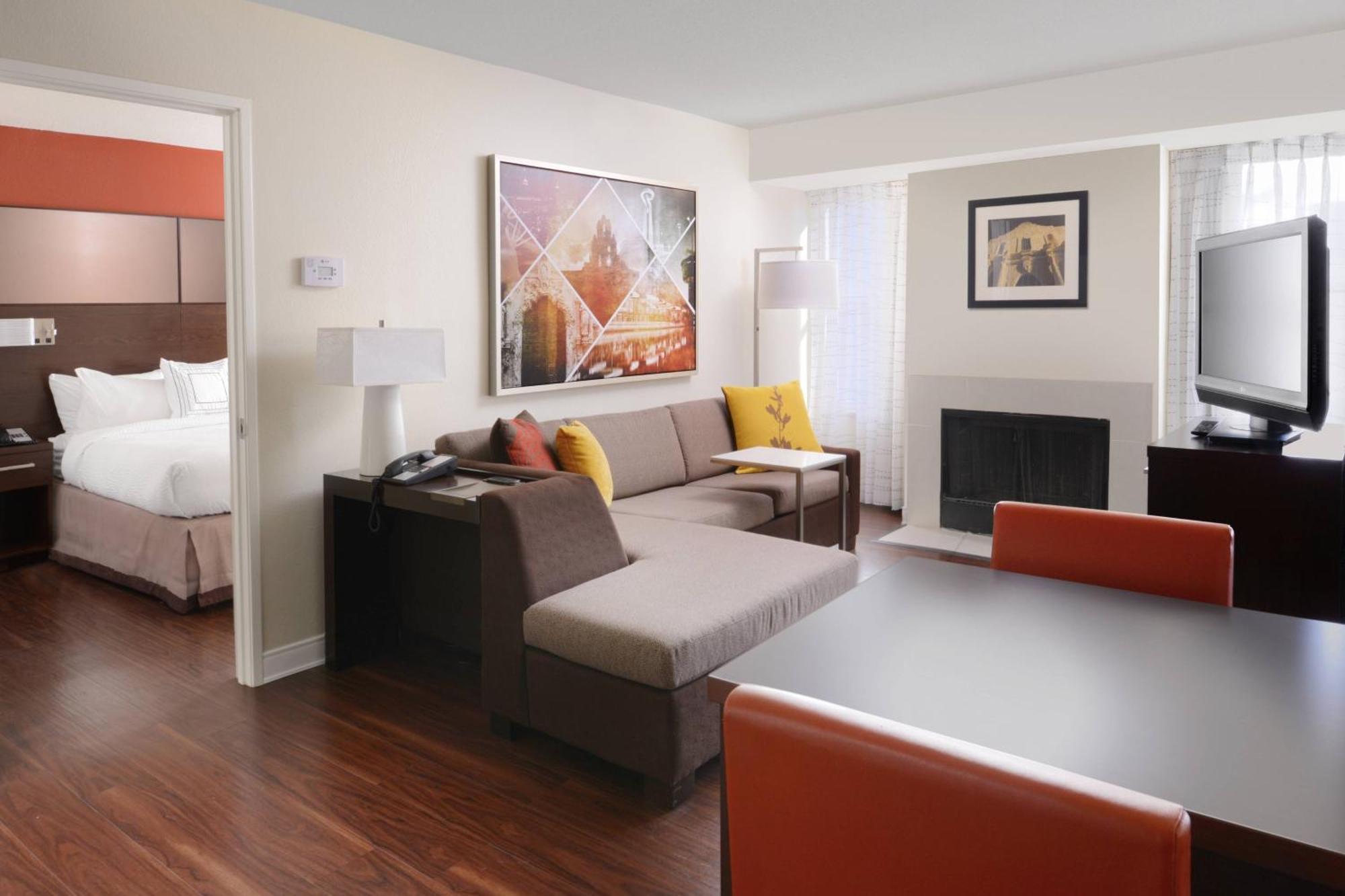 Two-Bedroom Queen Suite with Fireplace