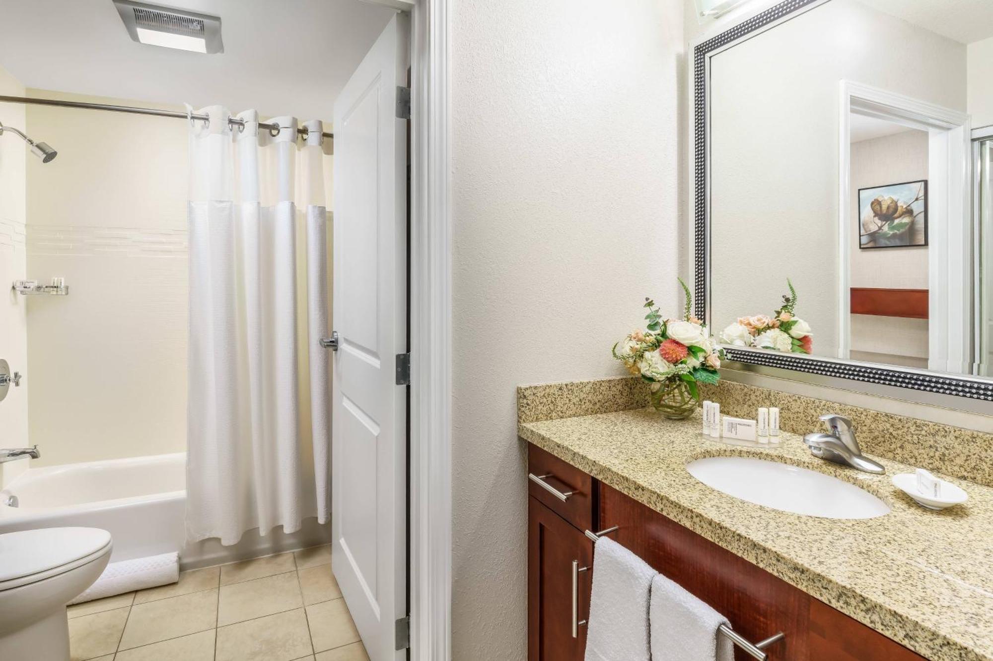 One-Bedroom King Suite