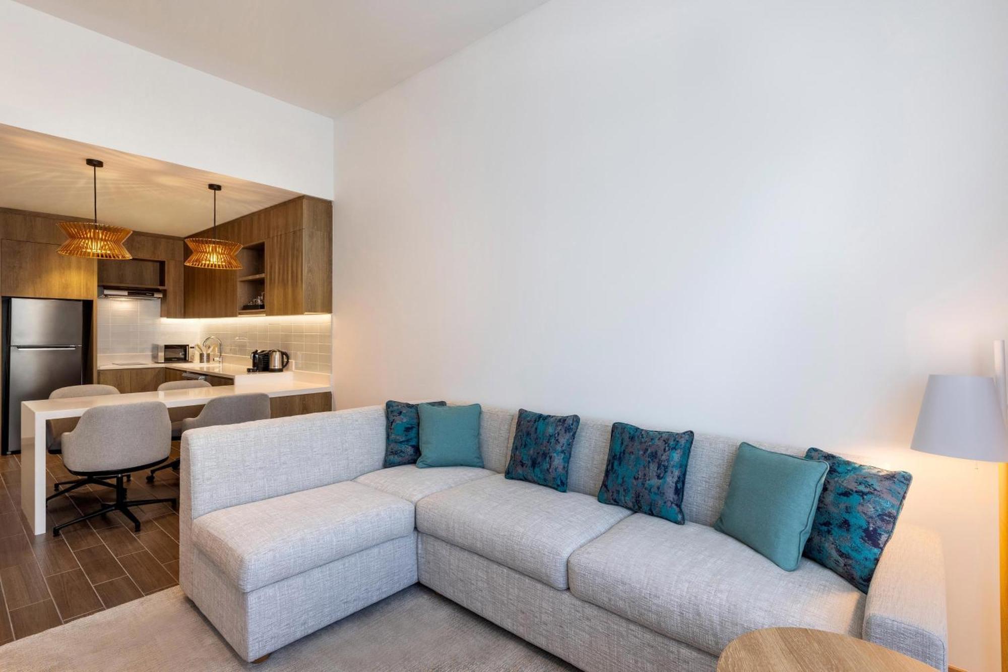 One-Bedroom King Suite